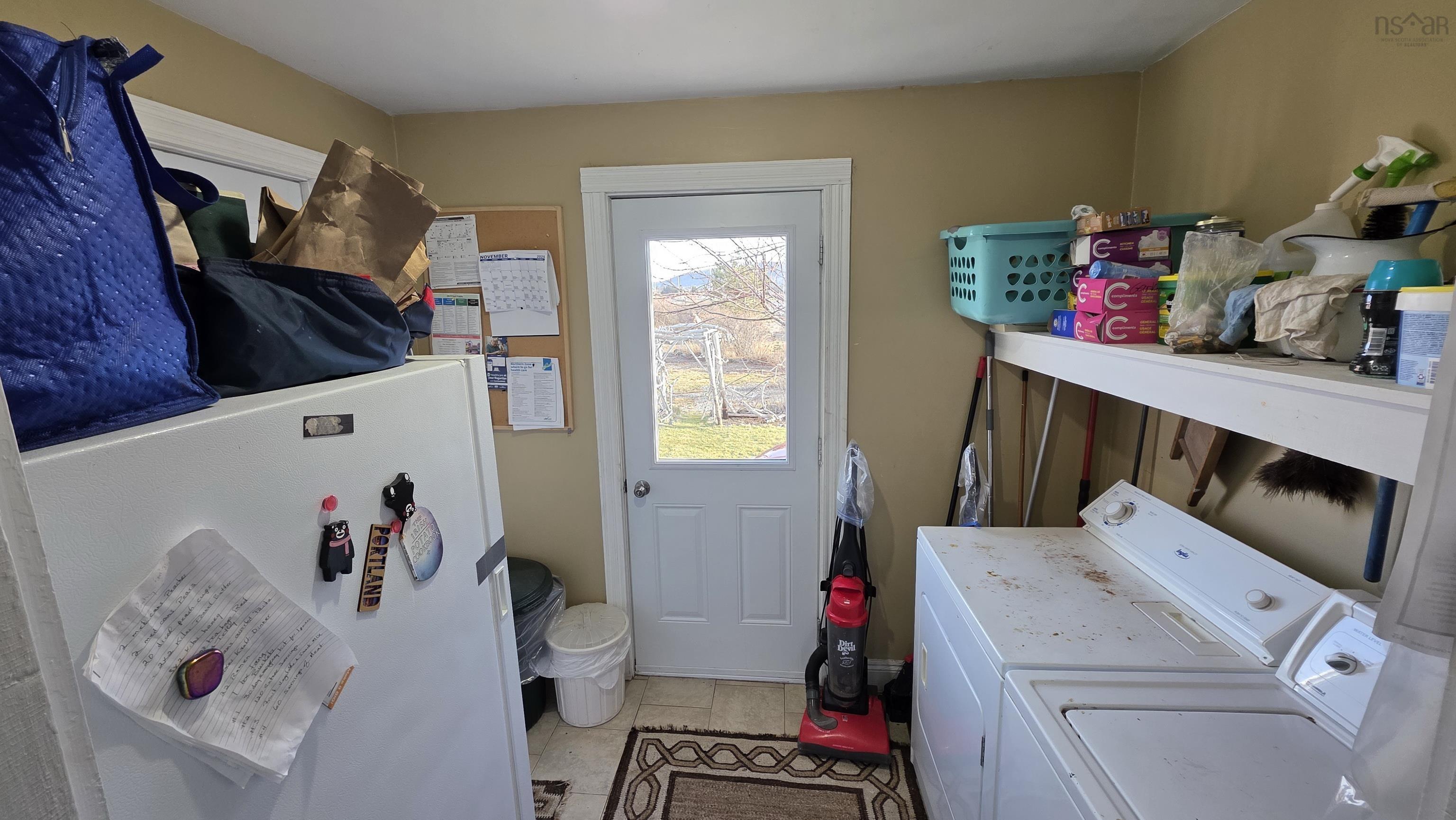 $349,000.00: 3702 209 Highway, Advocate Harbour