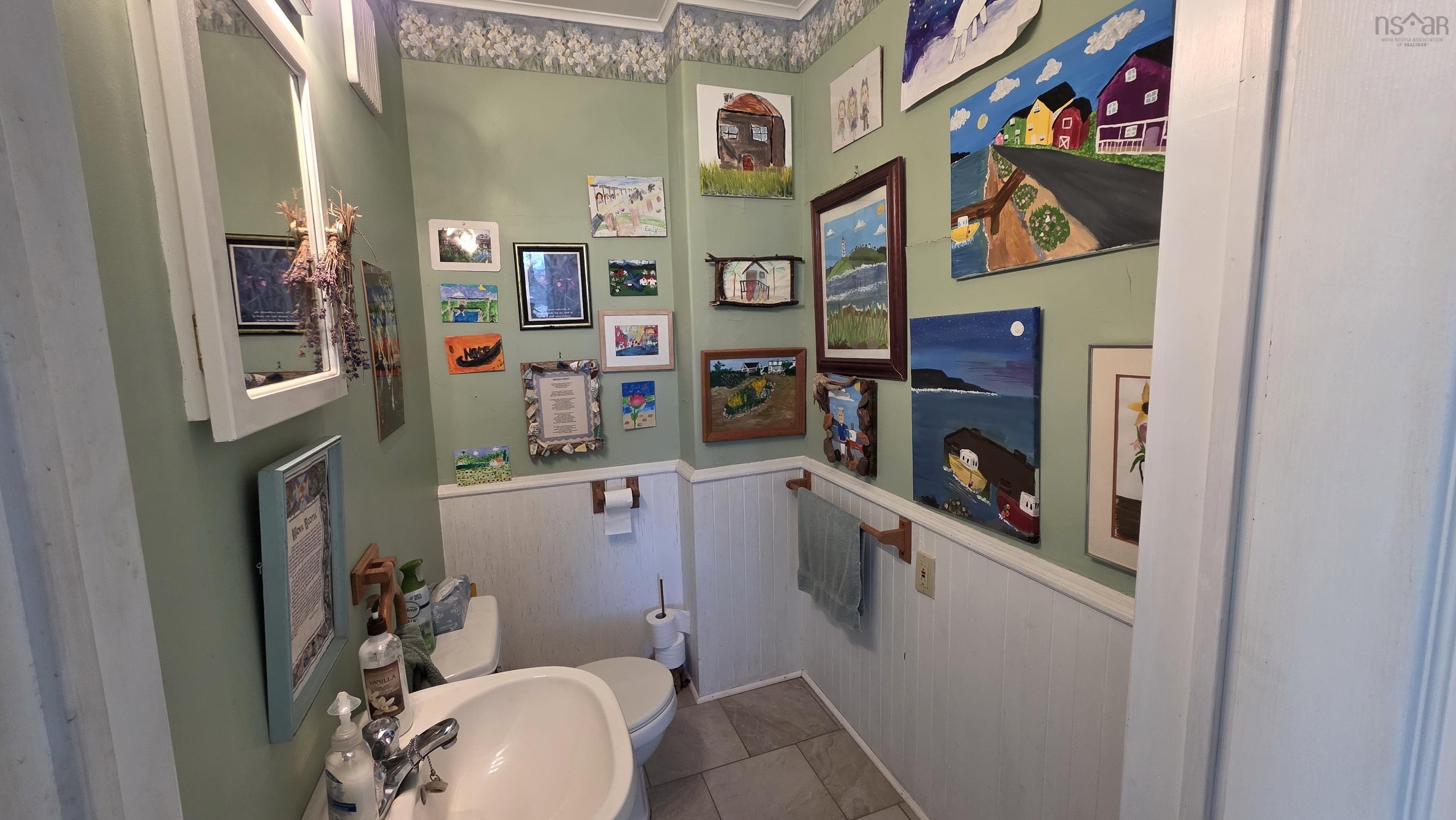 $349,000.00: 3702 209 Highway, Advocate Harbour