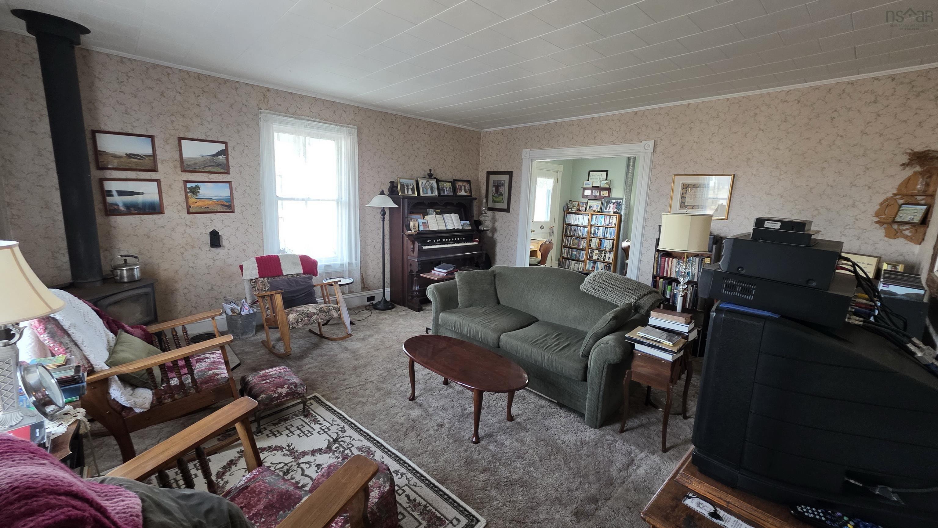 $349,000.00: 3702 209 Highway, Advocate Harbour