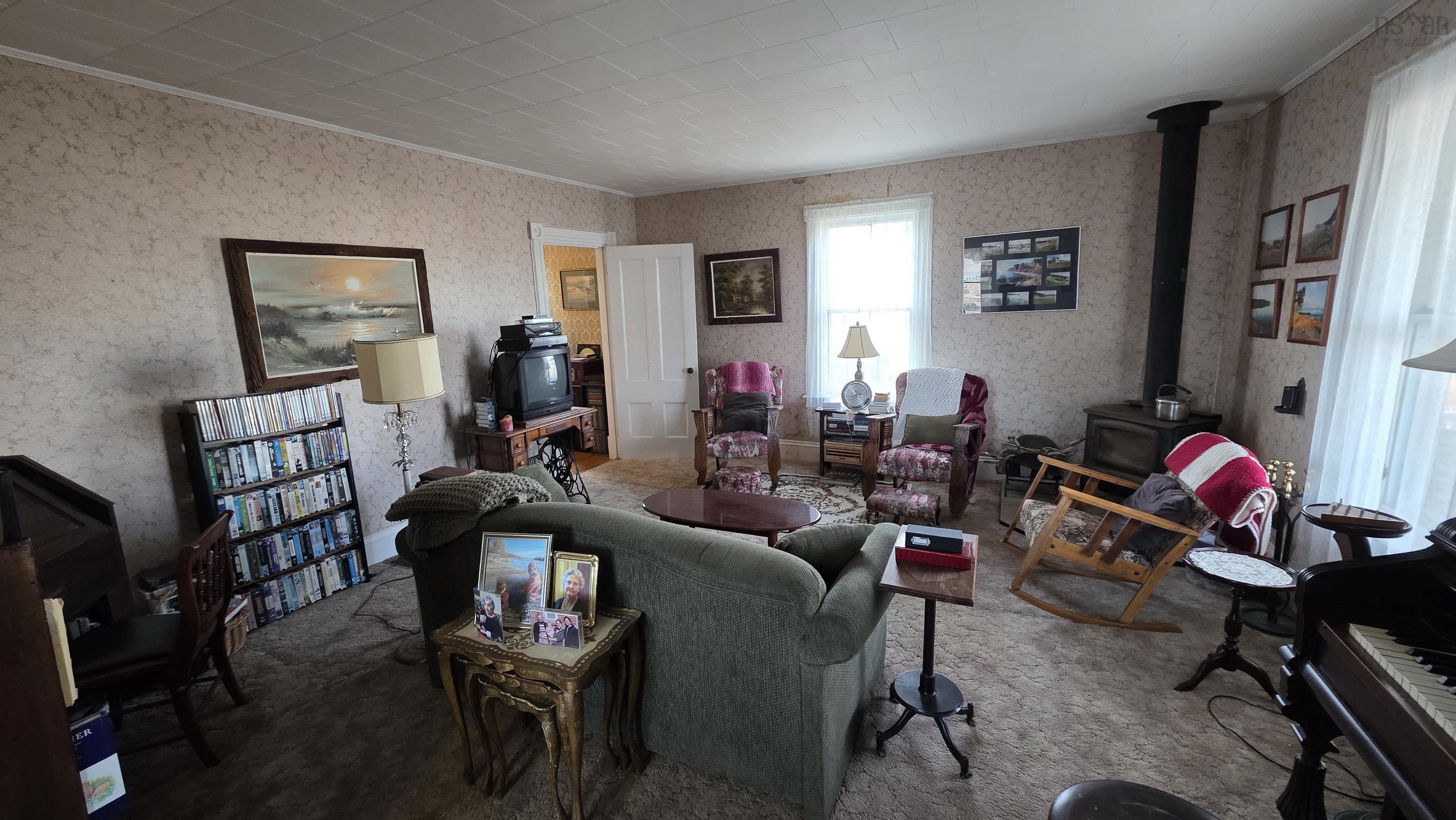 $349,000.00: 3702 209 Highway, Advocate Harbour