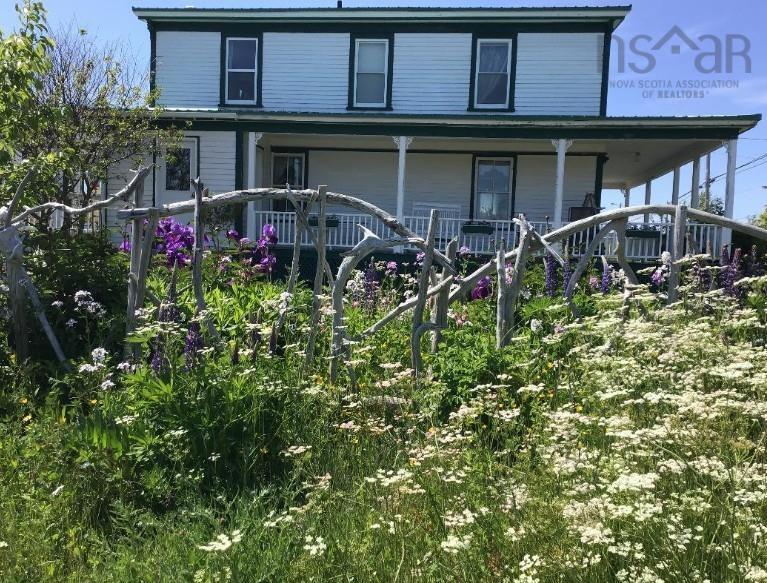 $349,000.00: 3702 209 Highway, Advocate Harbour