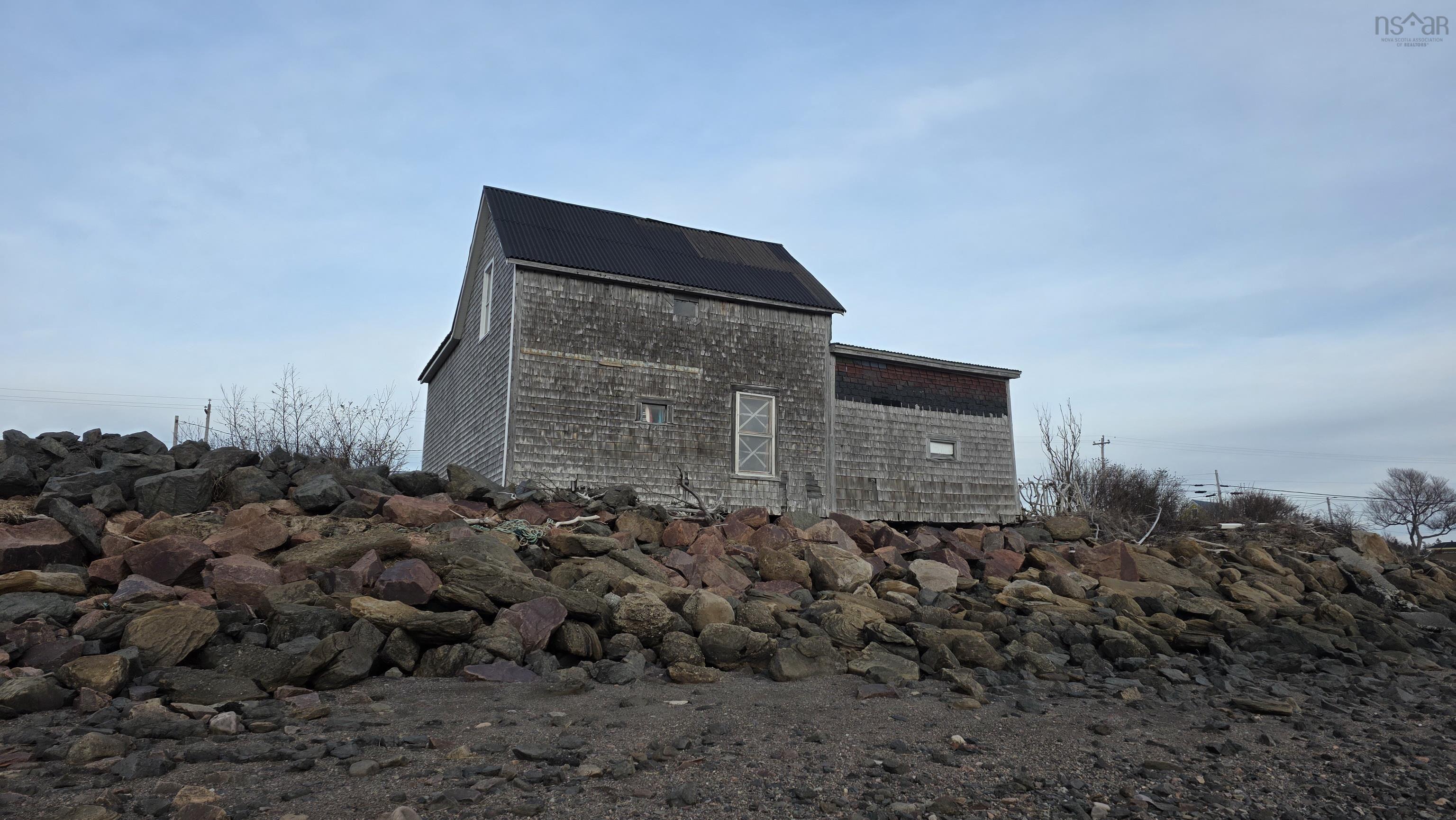 $349,000.00: 3702 209 Highway, Advocate Harbour