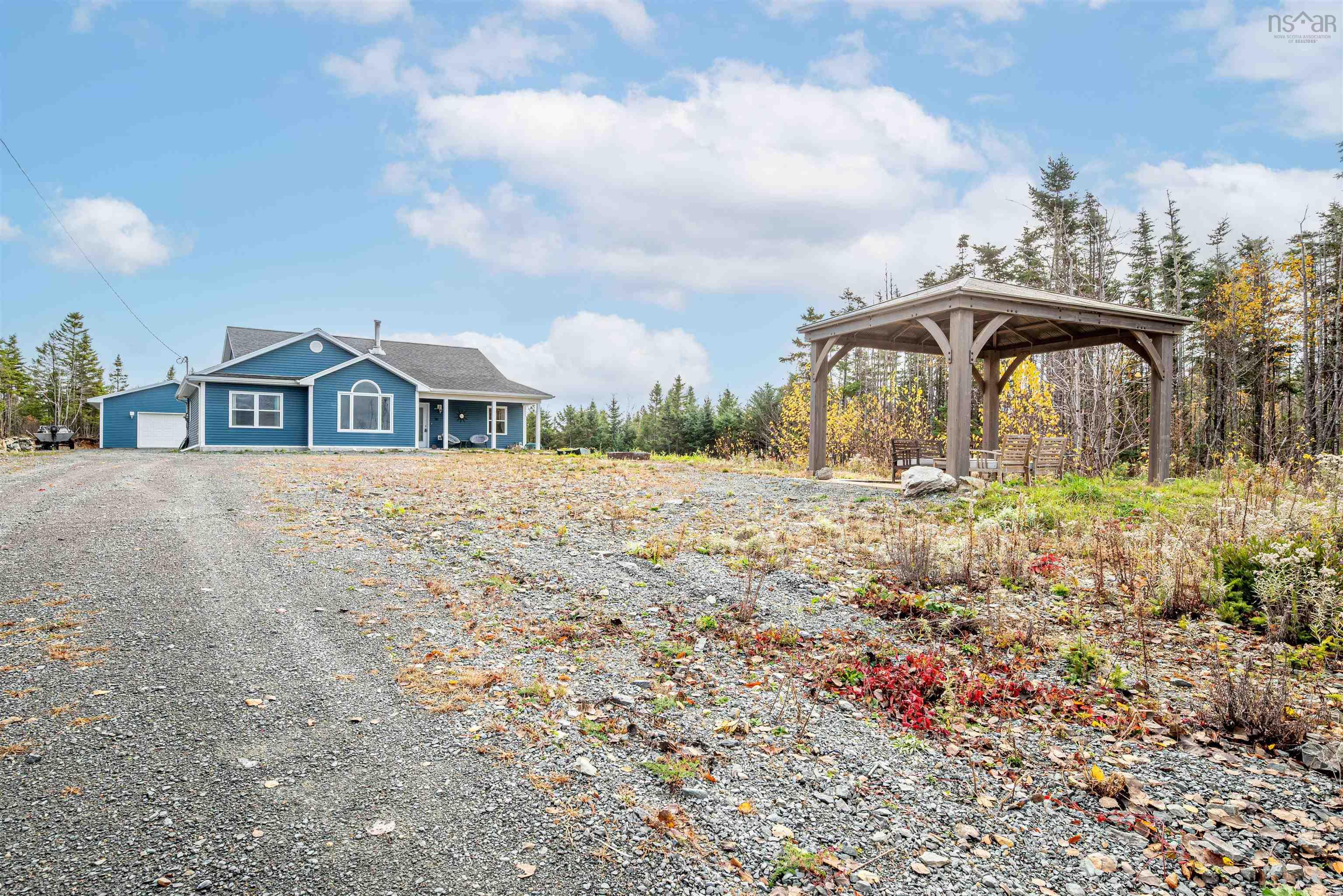 $565,000.00: 281 Heselton Drive, Ostrea Lake