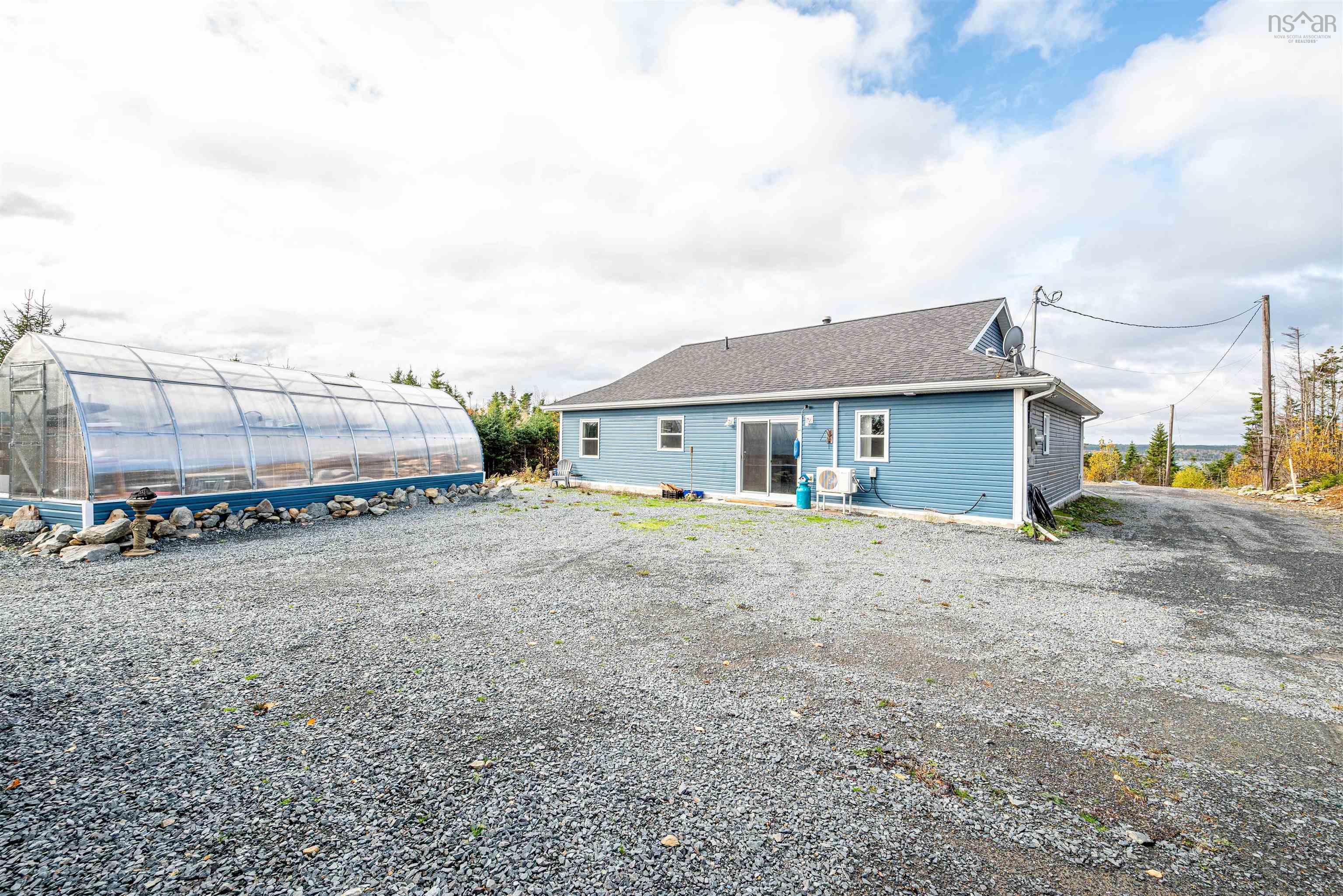 $565,000.00: 281 Heselton Drive, Ostrea Lake