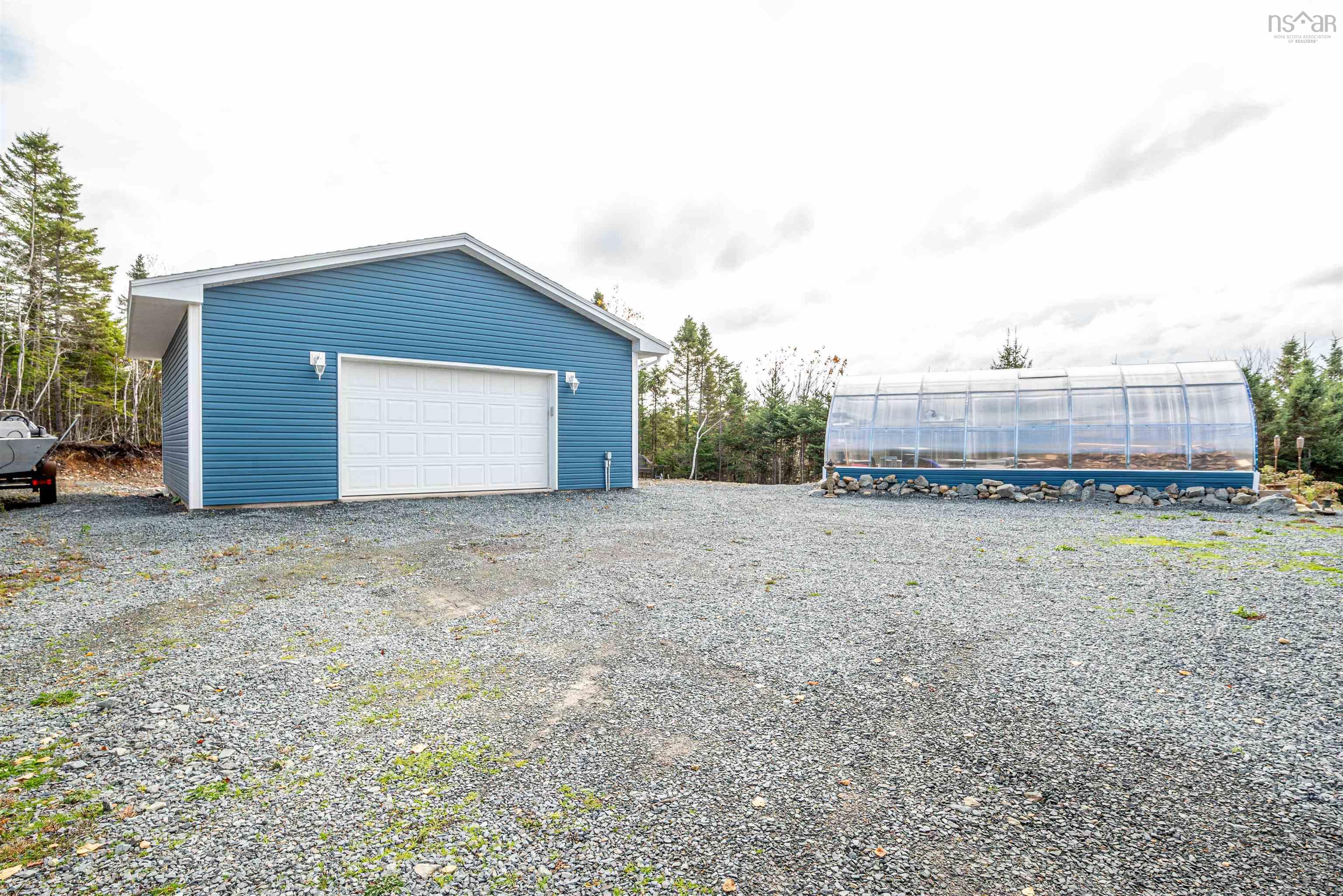 $565,000.00: 281 Heselton Drive, Ostrea Lake