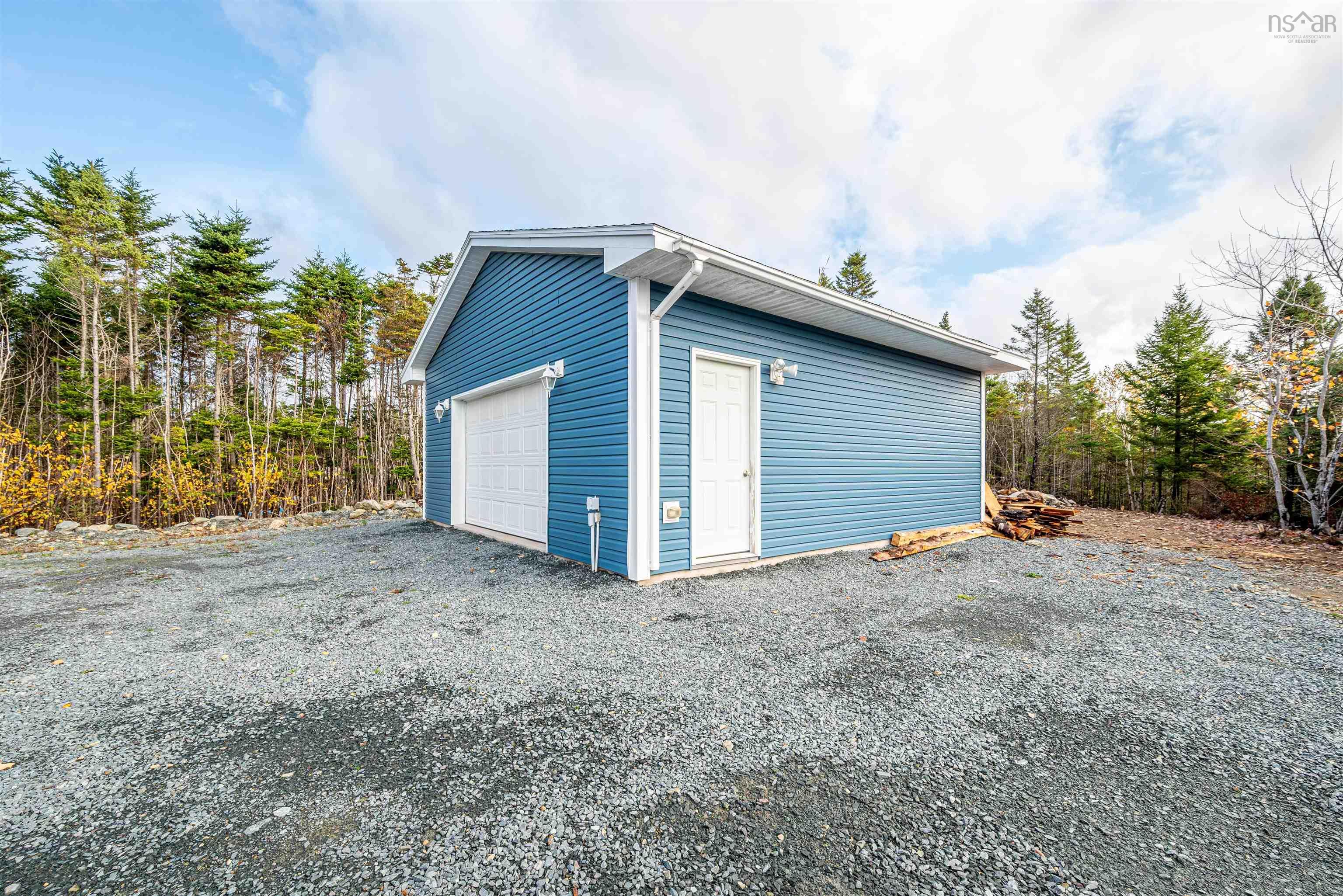 $565,000.00: 281 Heselton Drive, Ostrea Lake