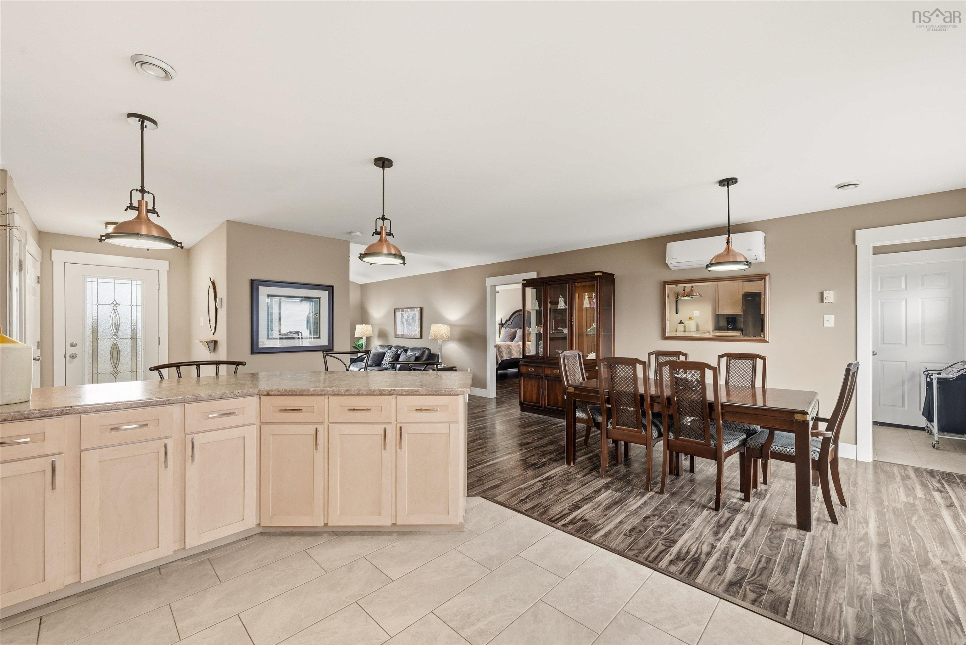 $565,000.00: 281 Heselton Drive, Ostrea Lake