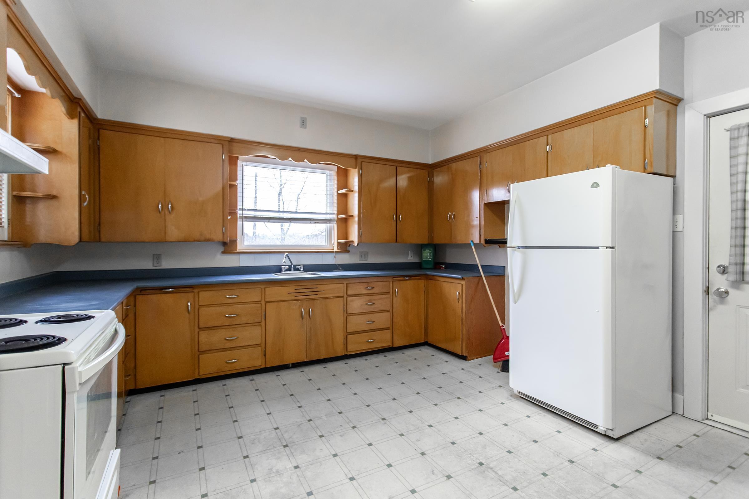 $225,000.00: 206 Main Street, Middleton