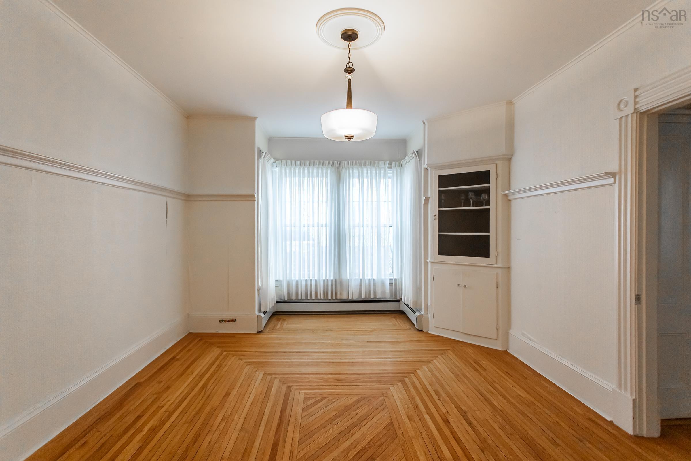 $225,000.00: 206 Main Street, Middleton