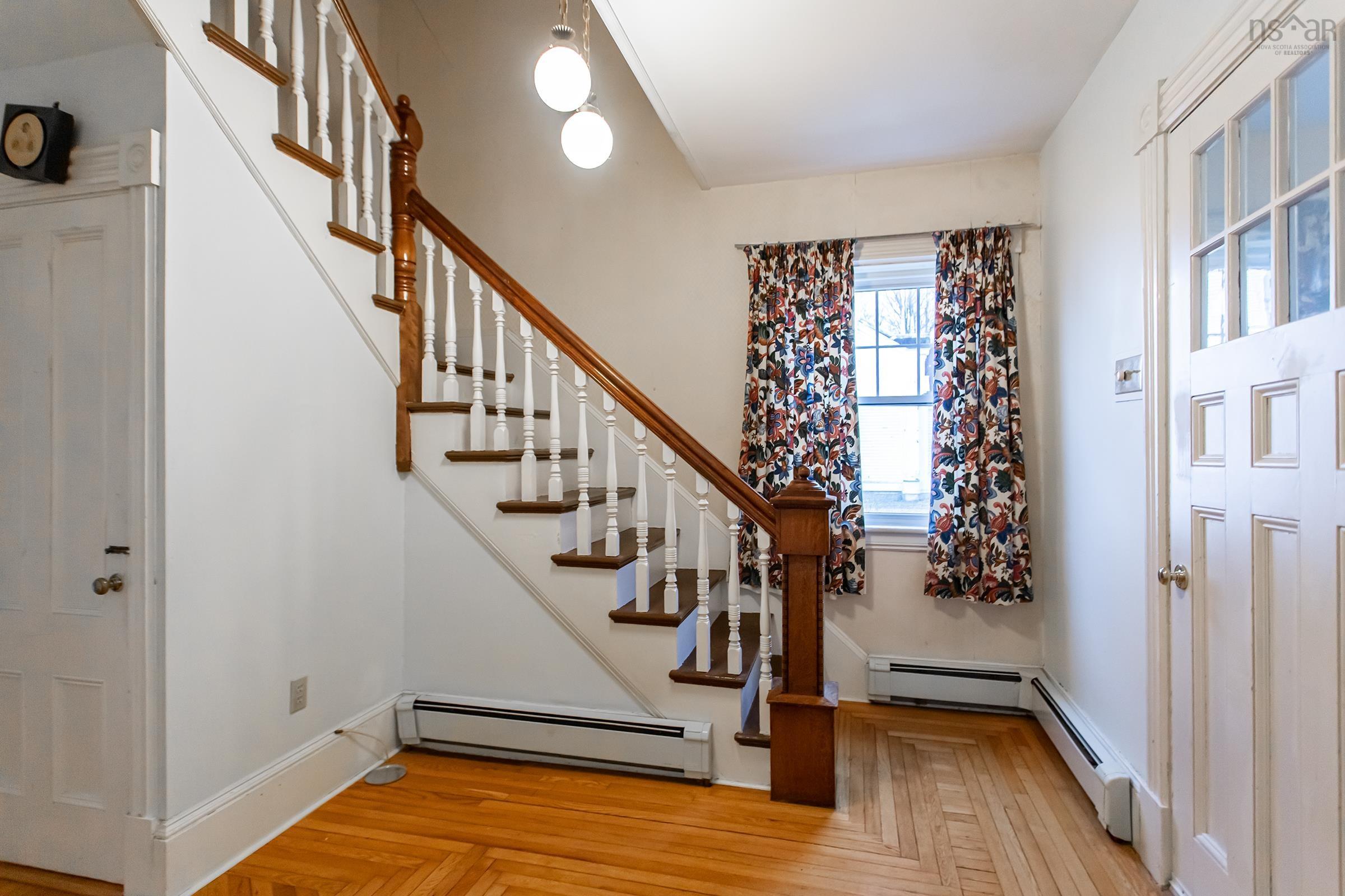 $225,000.00: 206 Main Street, Middleton