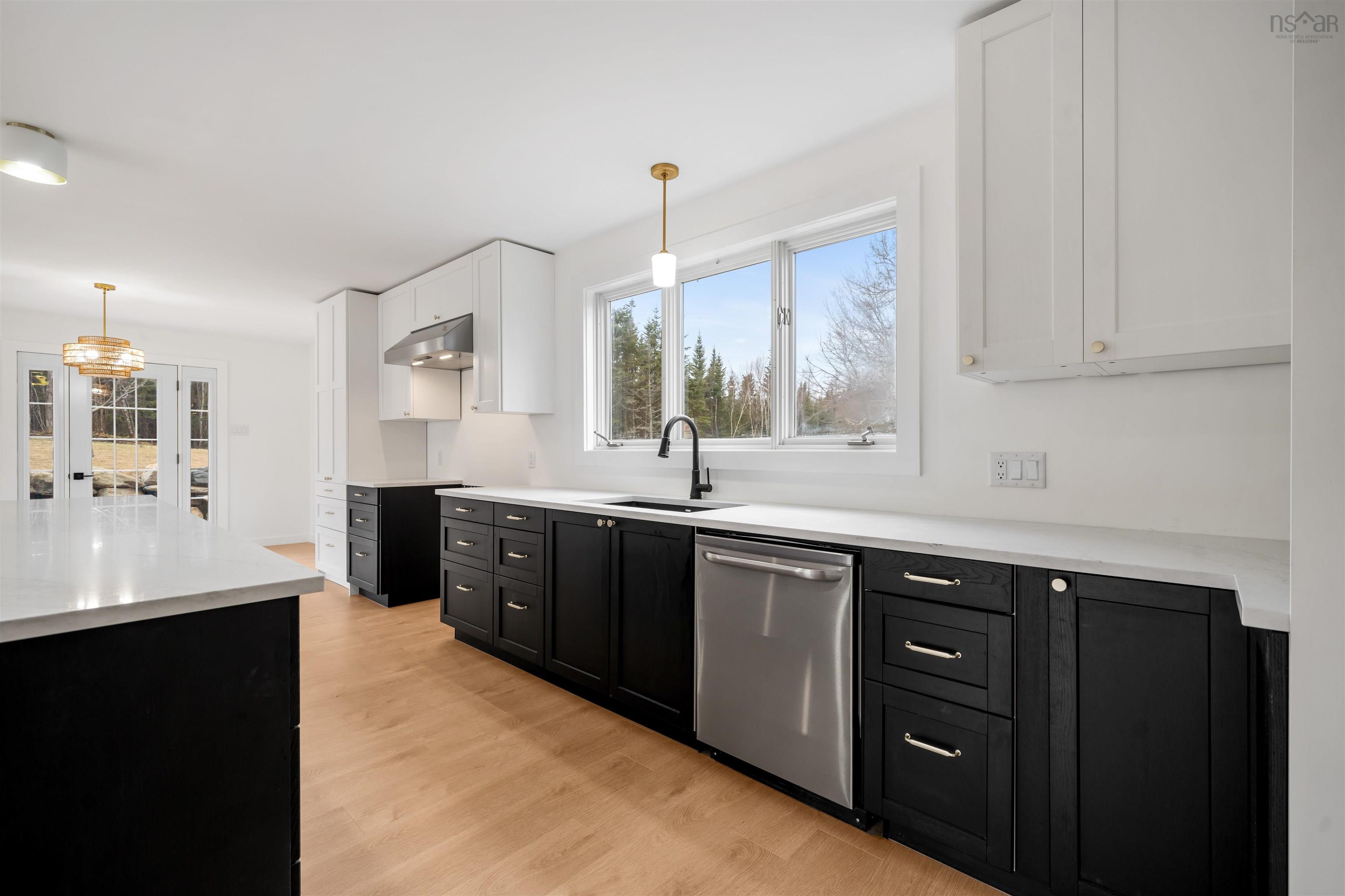 $559,900.00: 120 Old Road Hill, Sherbrooke