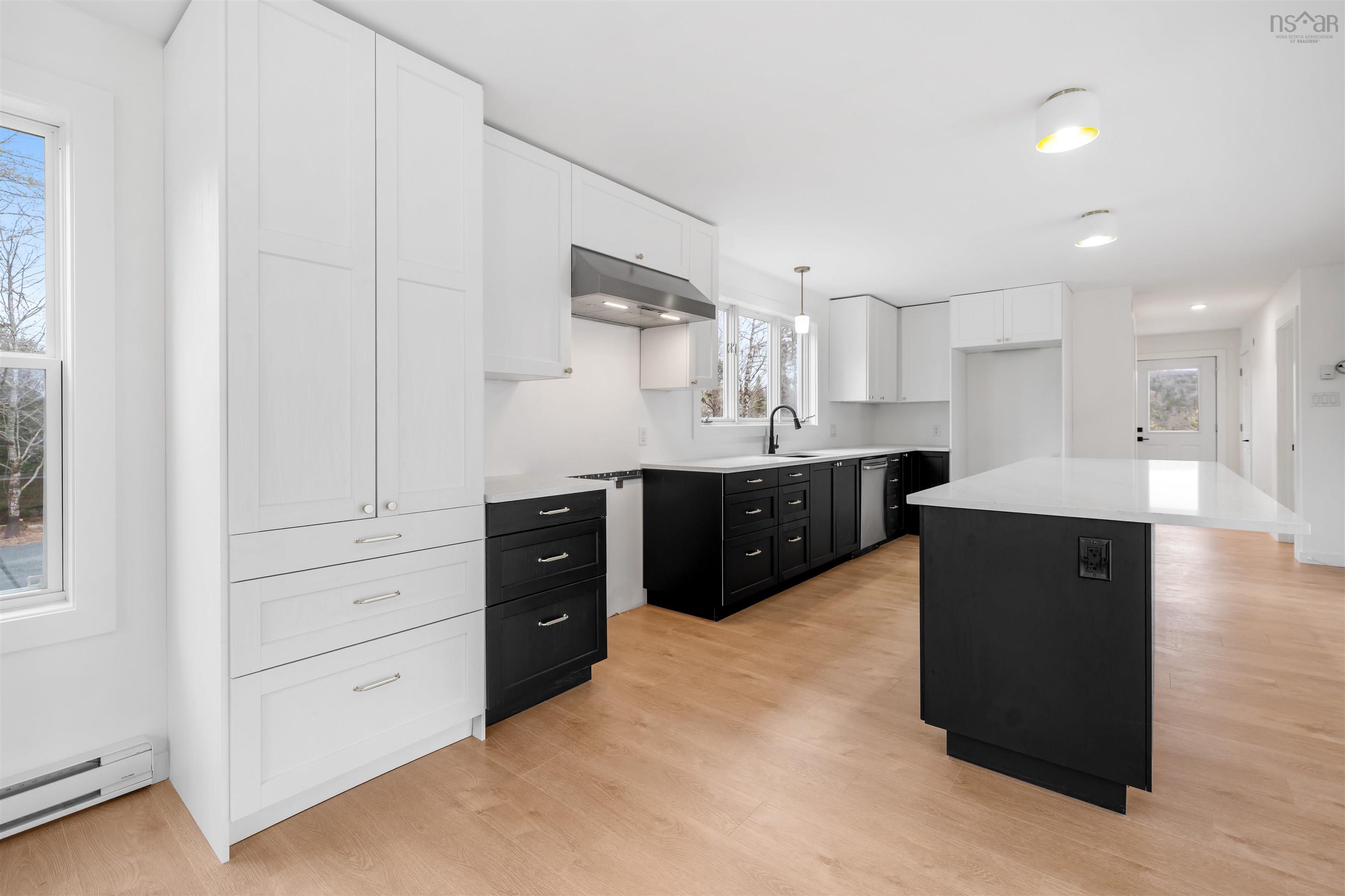 $559,900.00: 120 Old Road Hill, Sherbrooke