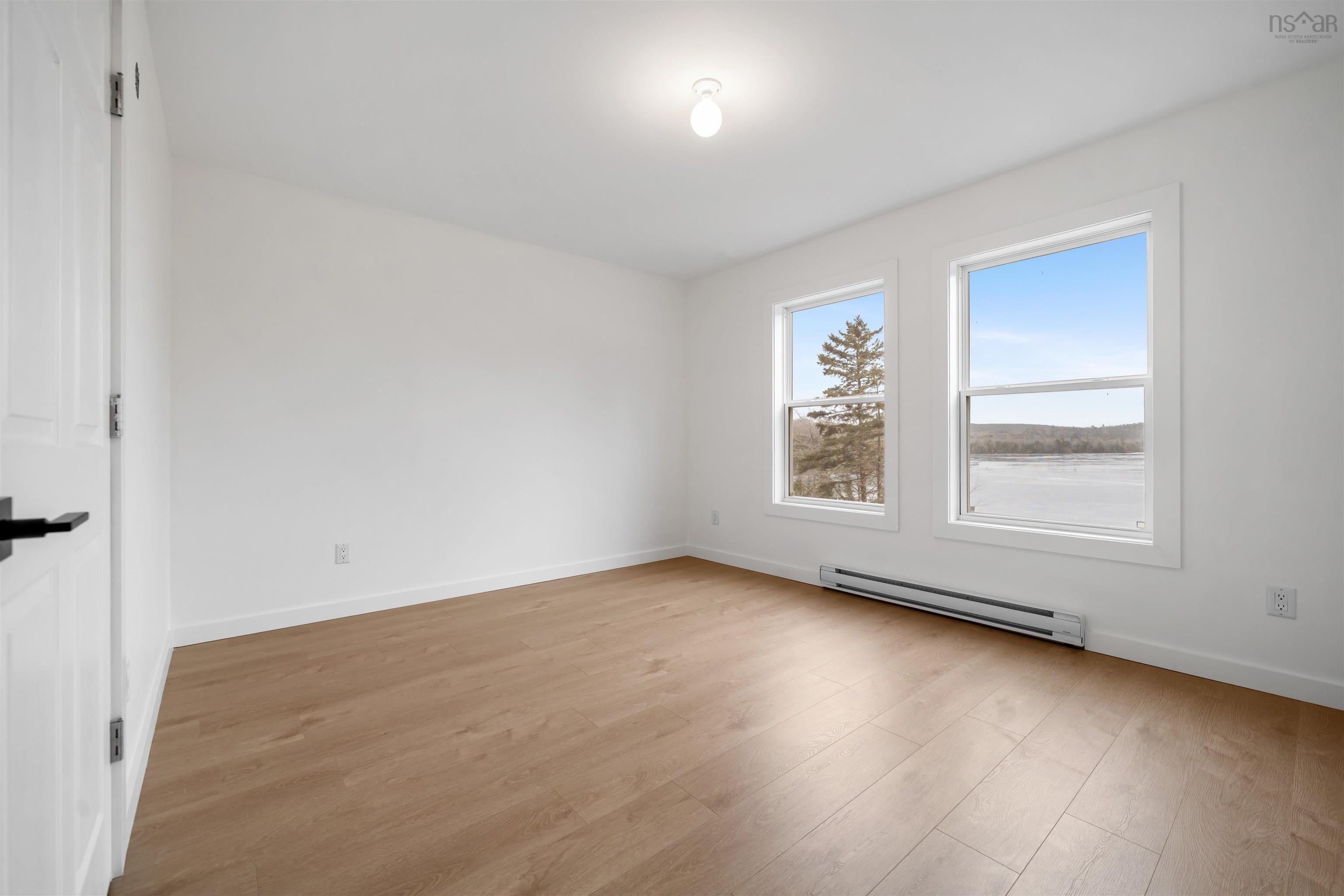 $559,900.00: 120 Old Road Hill, Sherbrooke