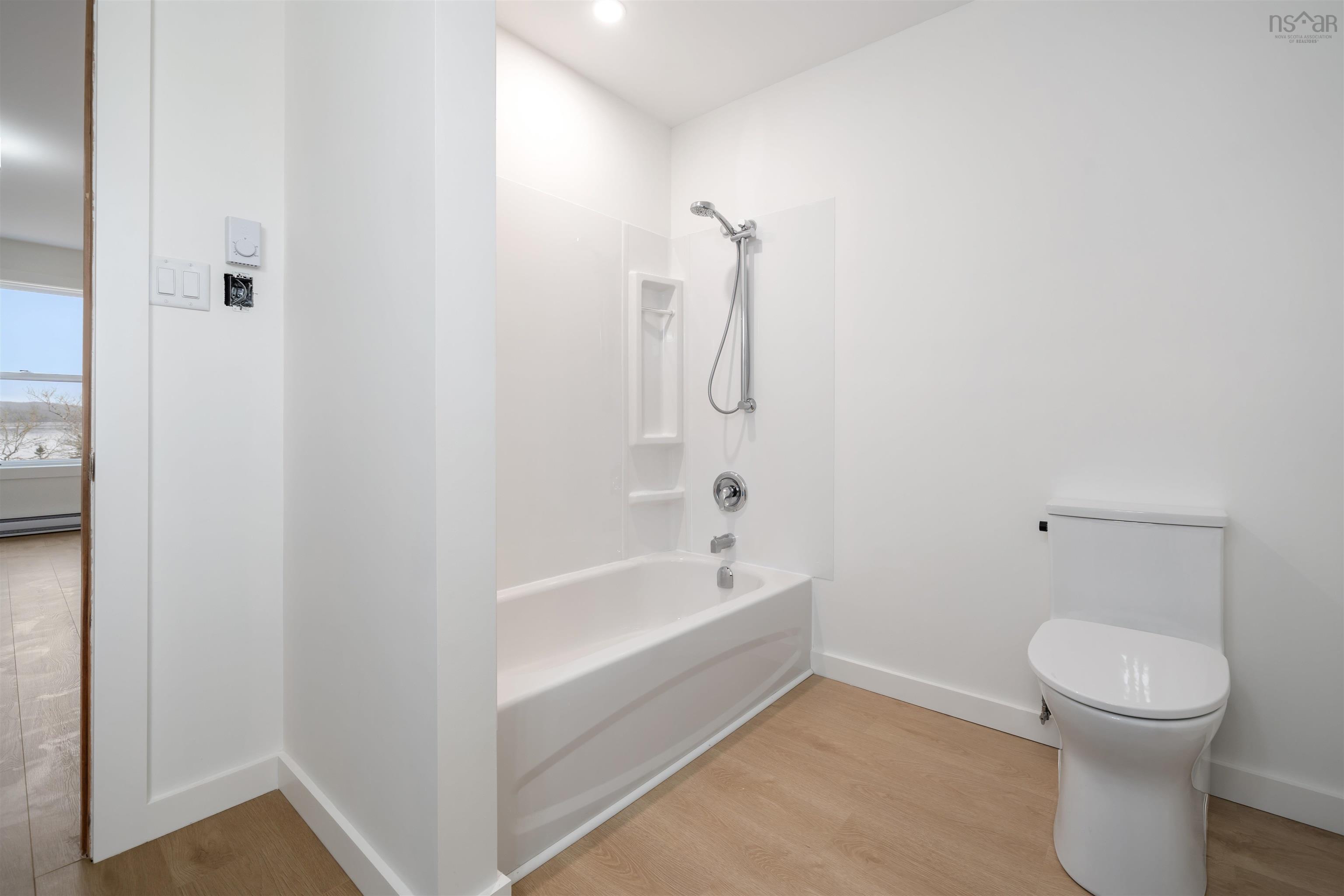 $559,900.00: 120 Old Road Hill, Sherbrooke