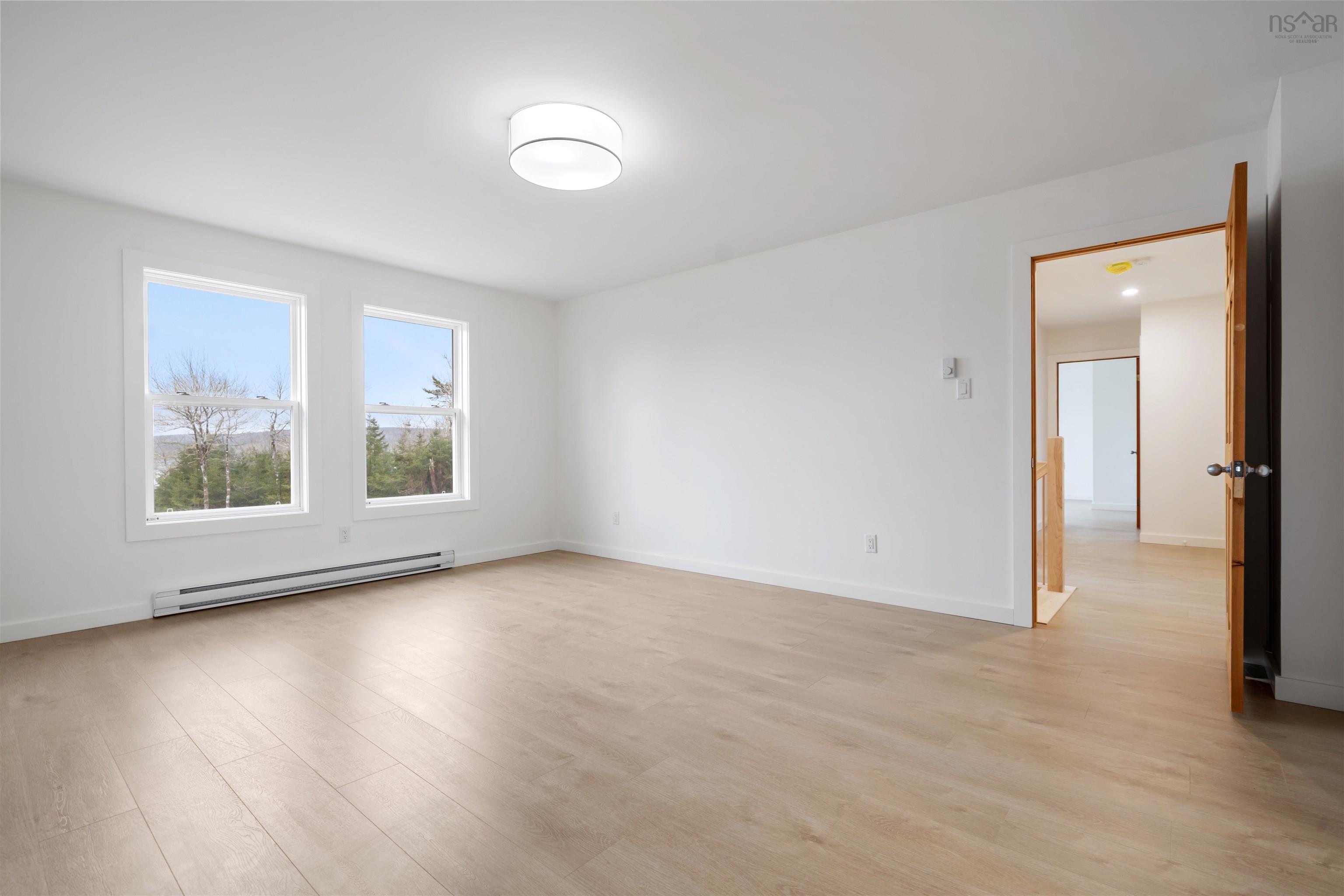 $559,900.00: 120 Old Road Hill, Sherbrooke