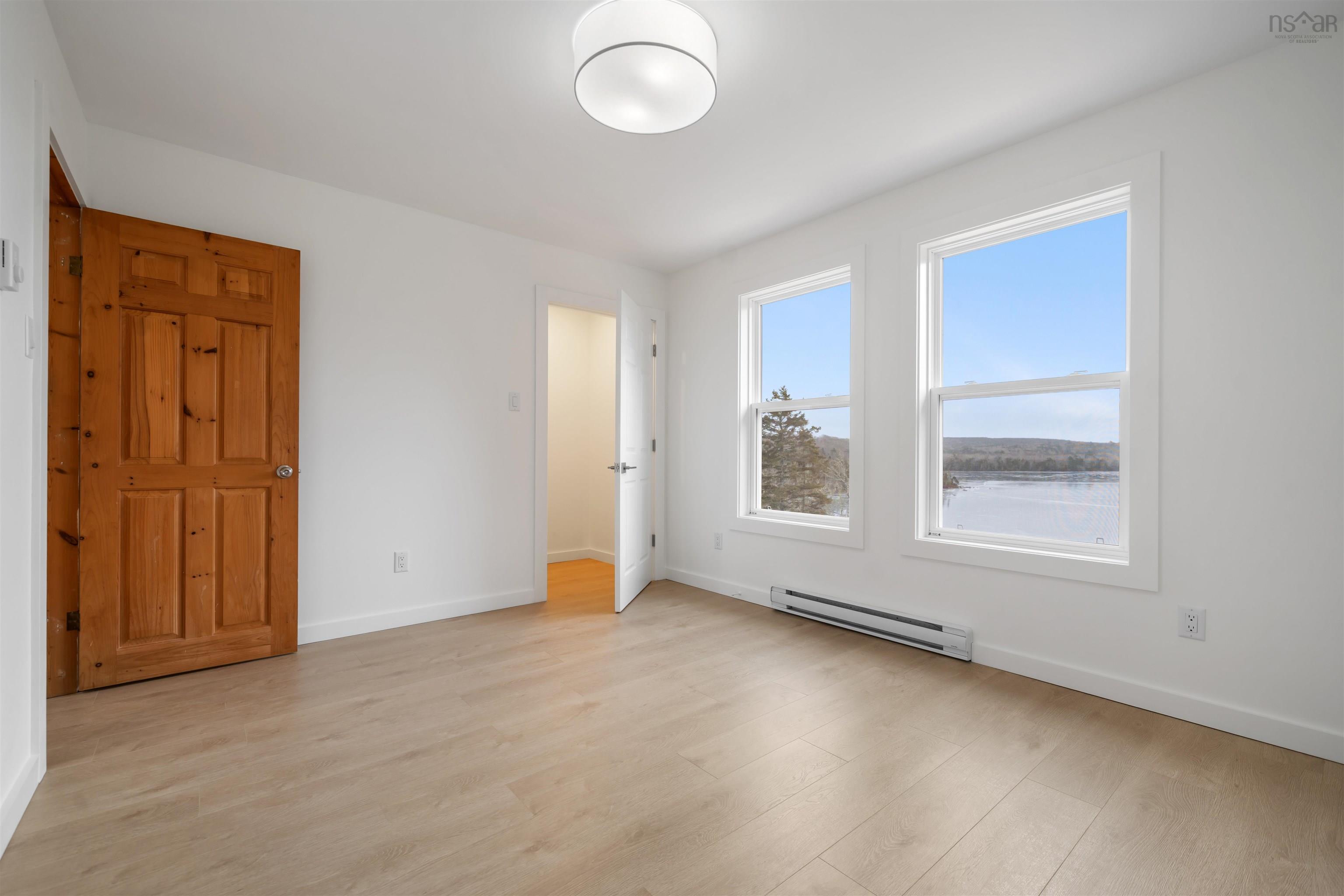 $559,900.00: 120 Old Road Hill, Sherbrooke