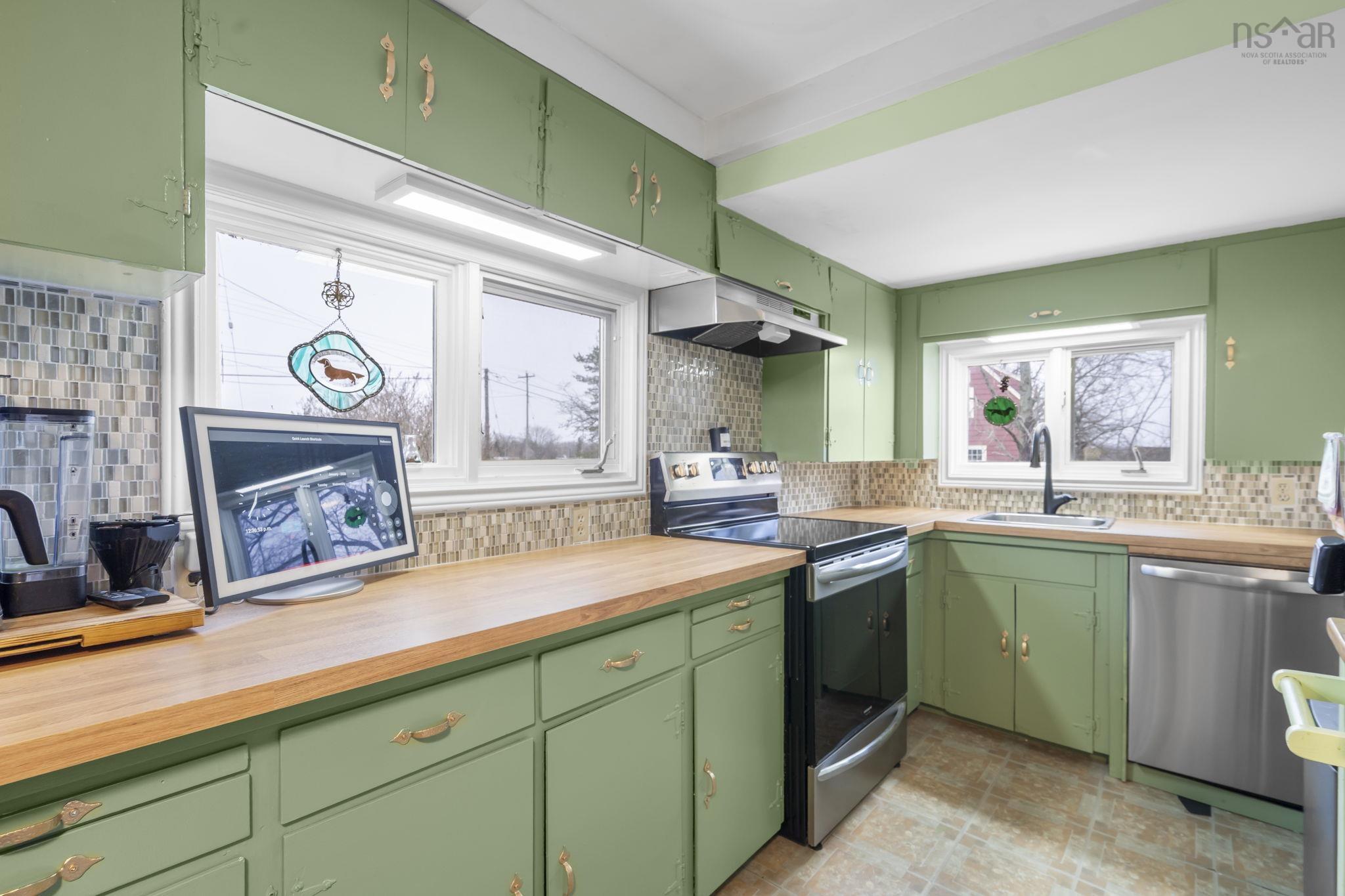 $399,000.00: 301 Town Road, Falmouth