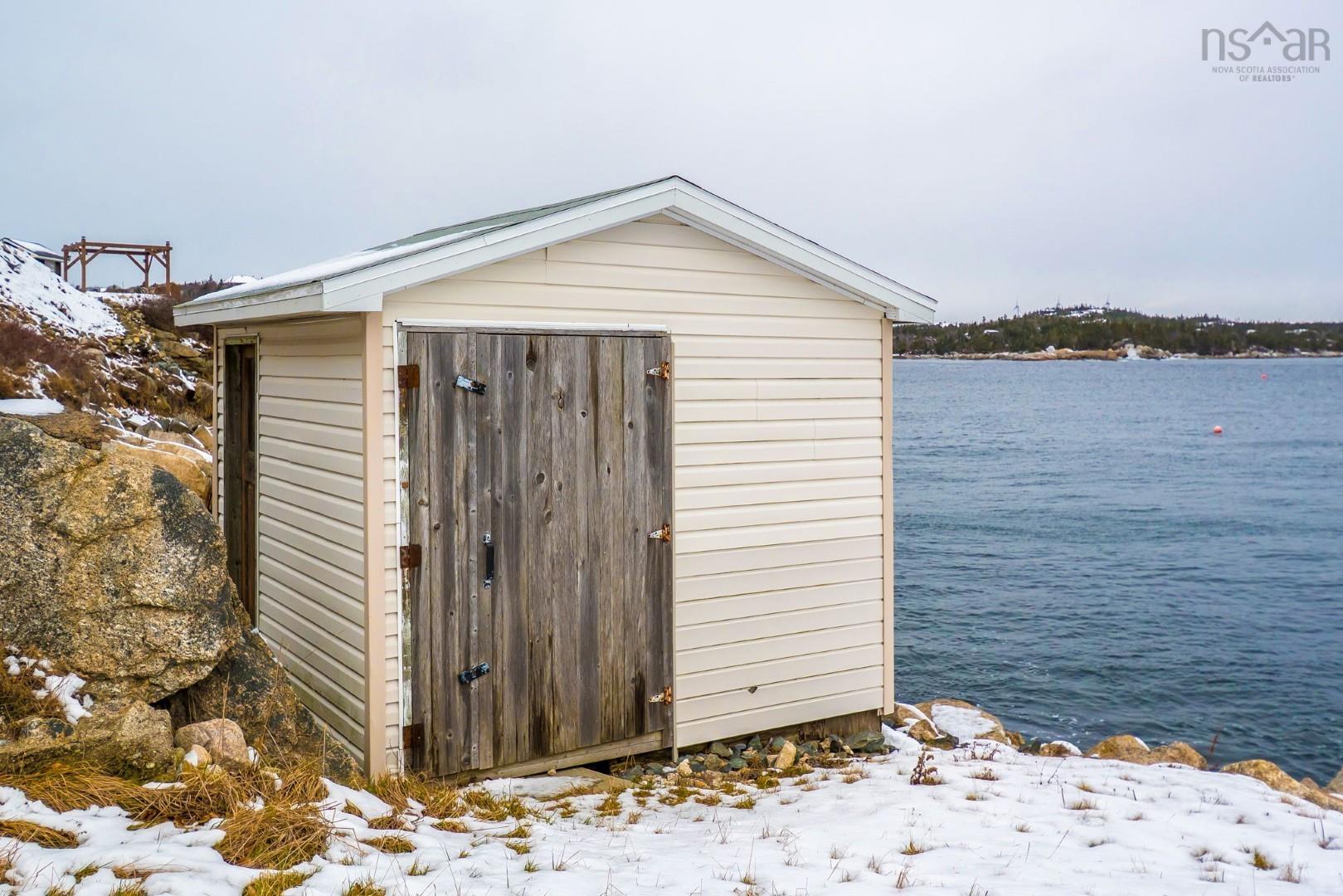 27 Back Lane, Terence Bay, NS (MLS 202601322)