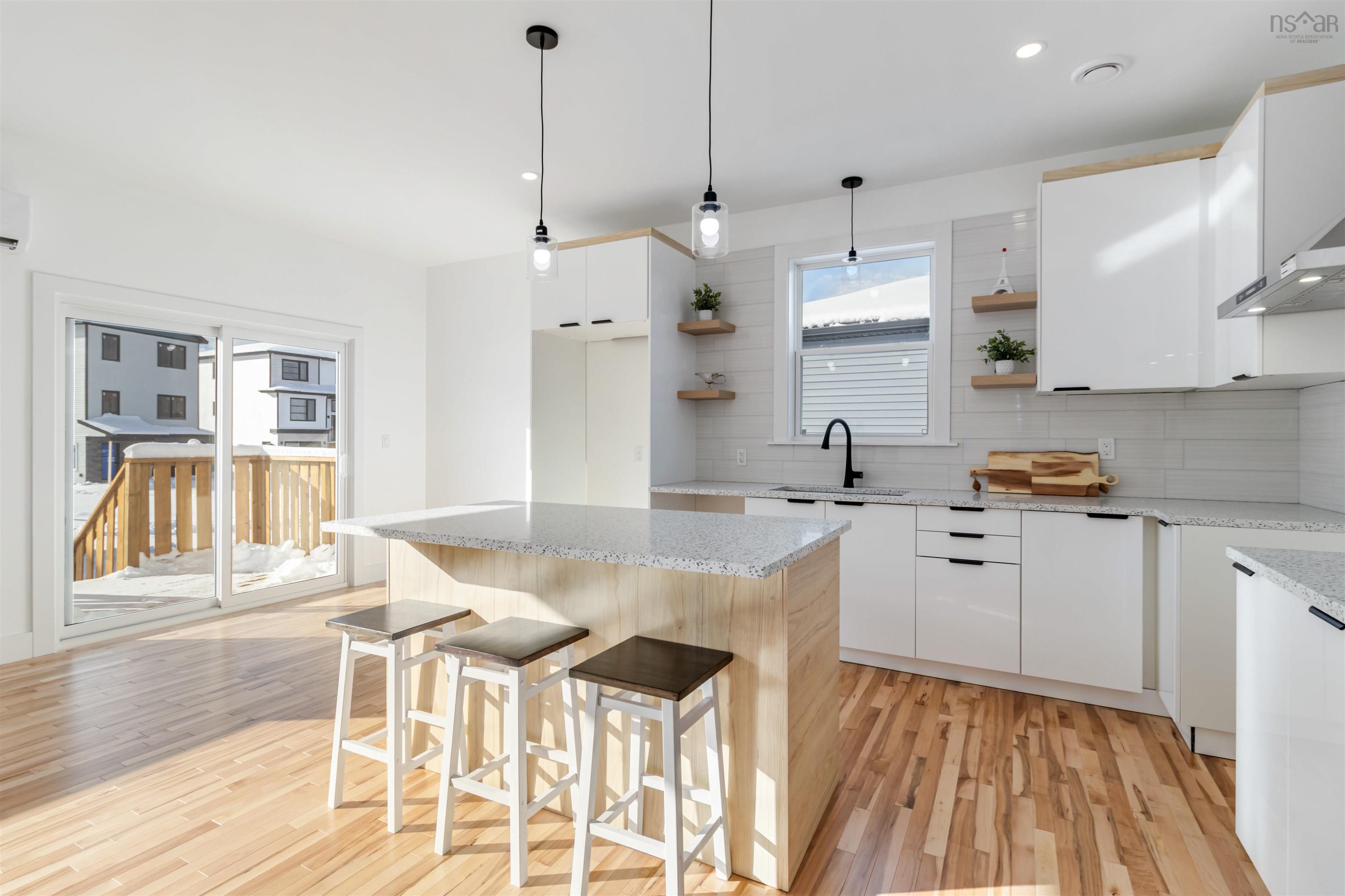 $730,000.00: 164 Provence Way, Timberlea