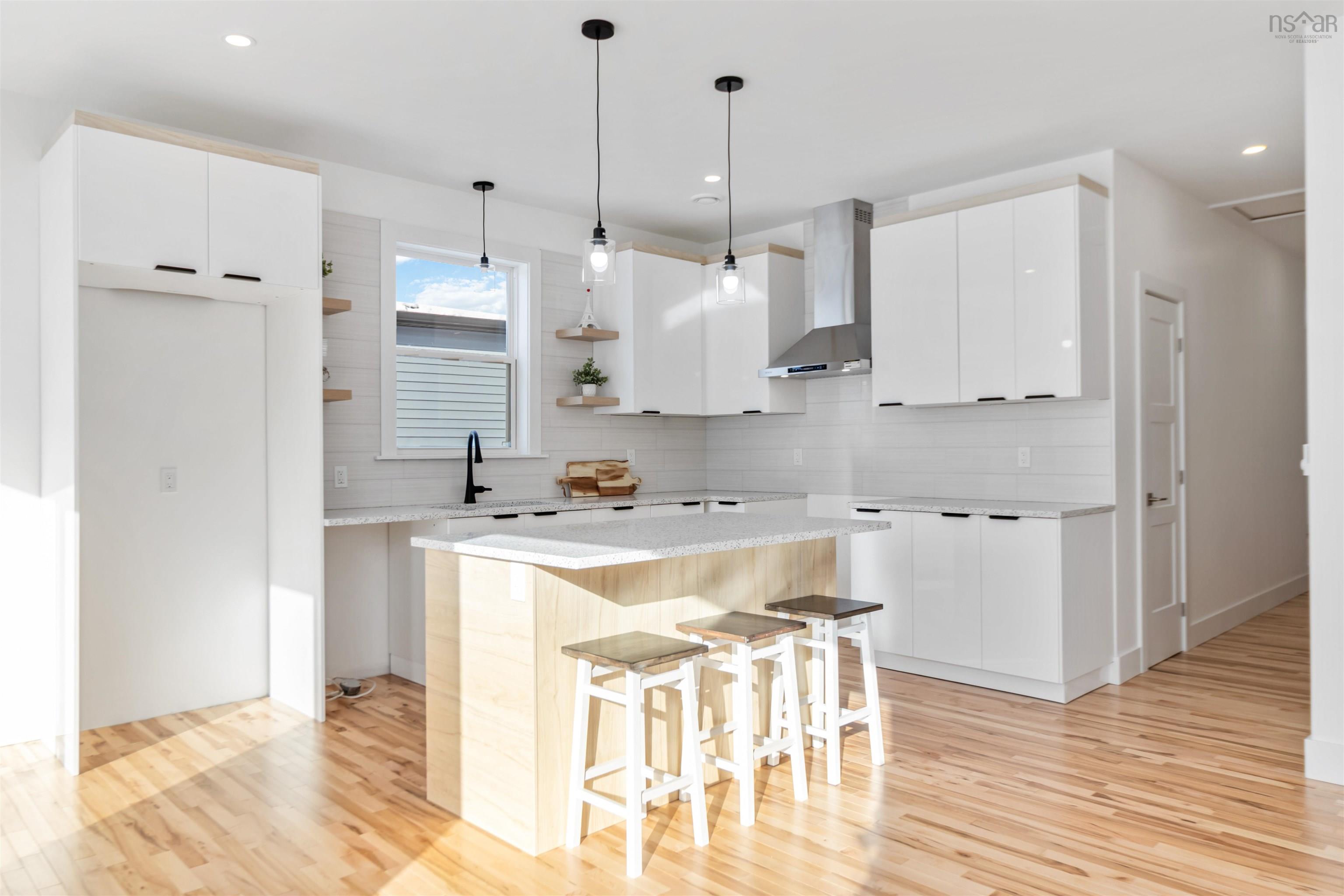 $730,000.00: 164 Provence Way, Timberlea