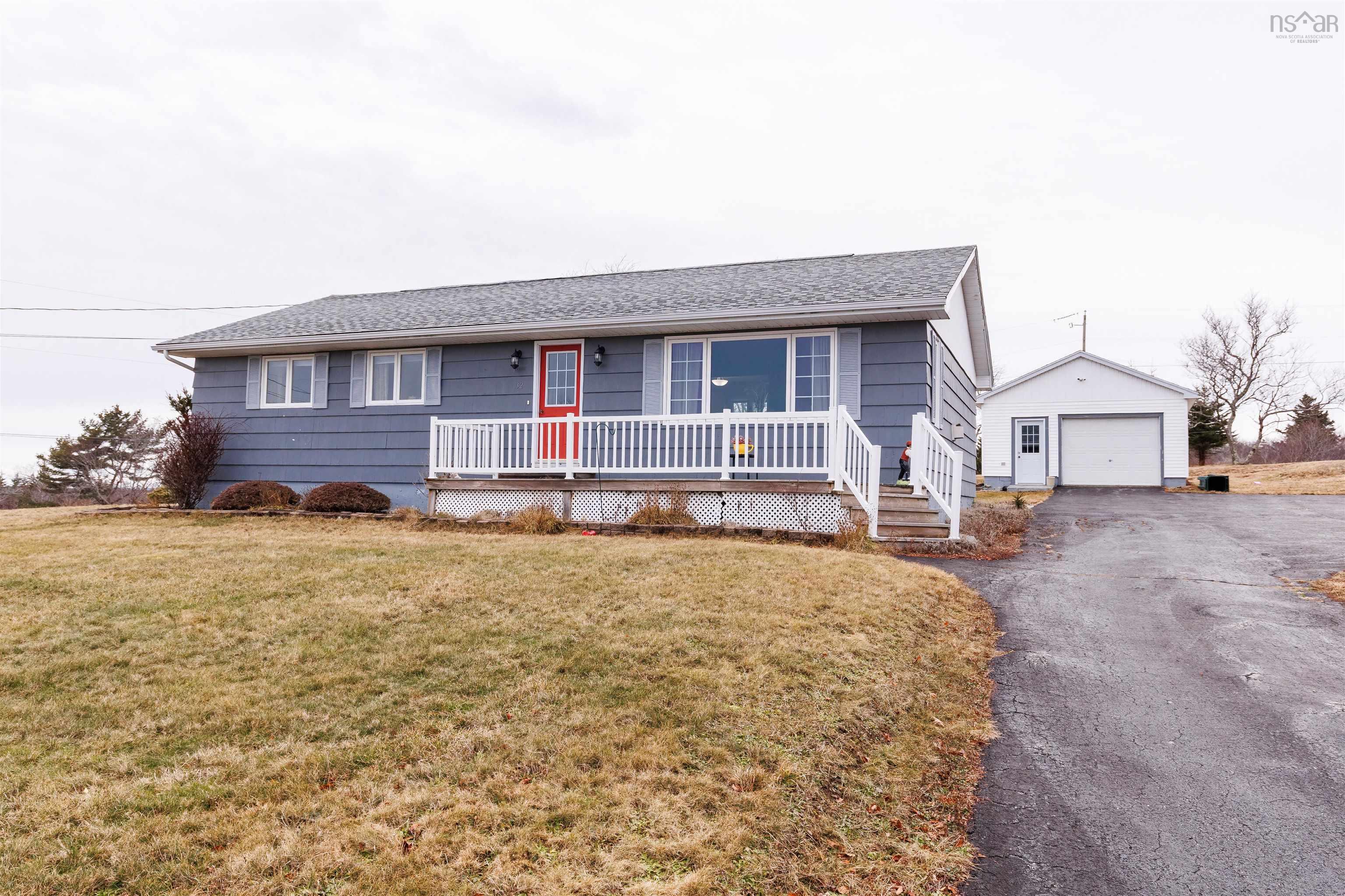 $380,000.00: 32 Chemin Des Bourque, Ste. Anne Du Ruisseau