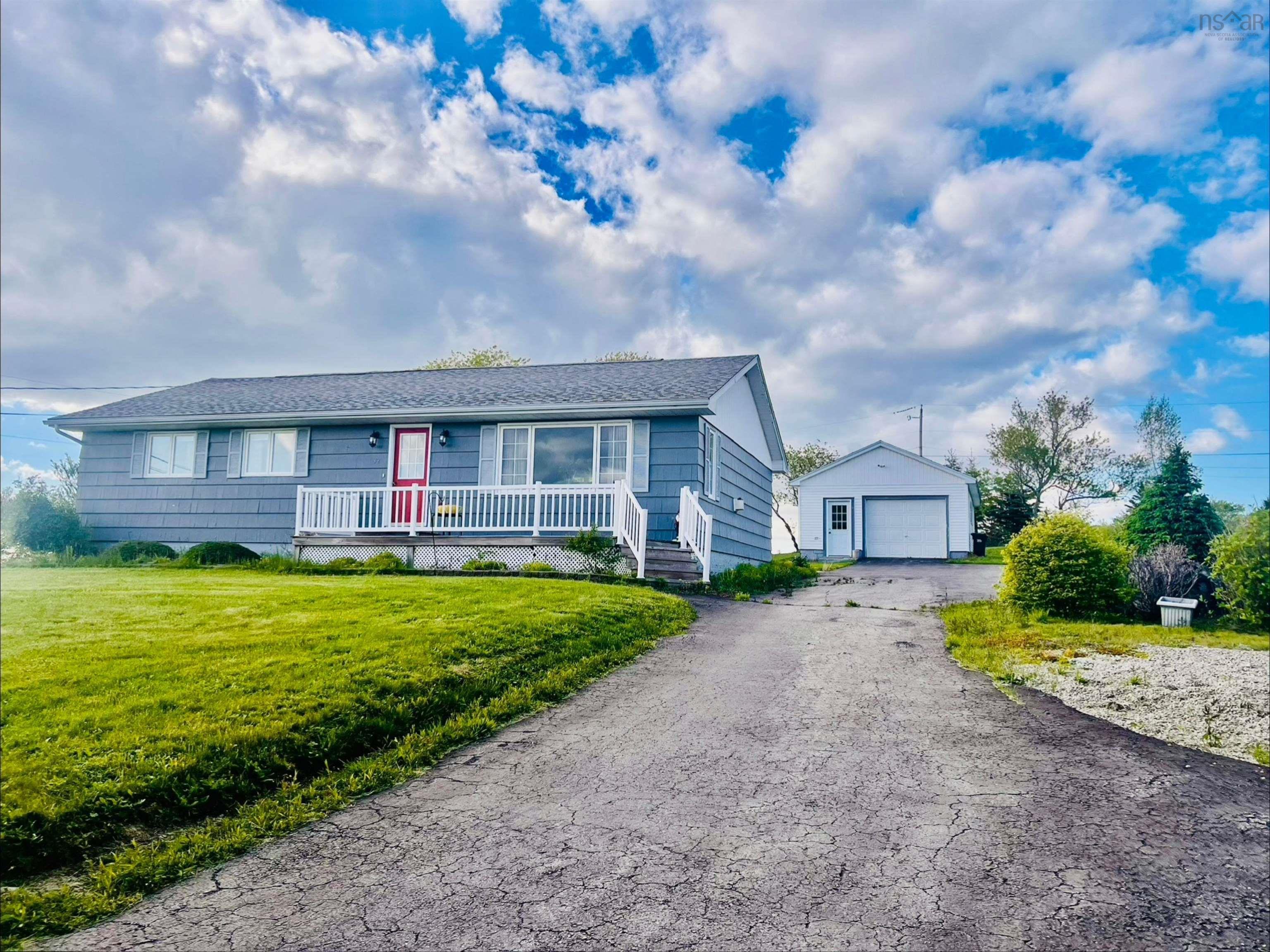 $350,000.00: 32 Chemin Des Bourque, Ste. Anne Du Ruisseau