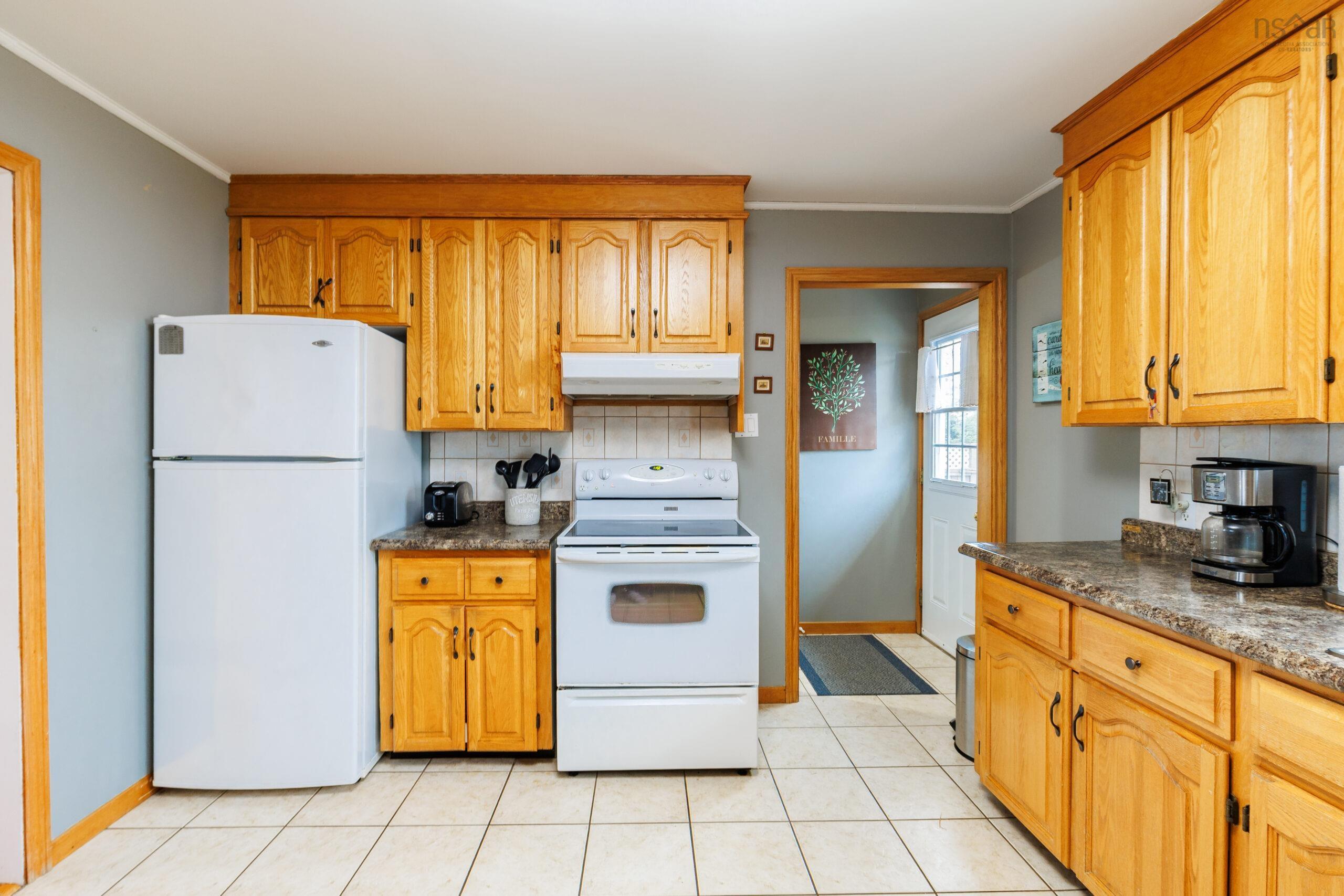 $380,000.00: 32 Chemin Des Bourque, Ste. Anne Du Ruisseau