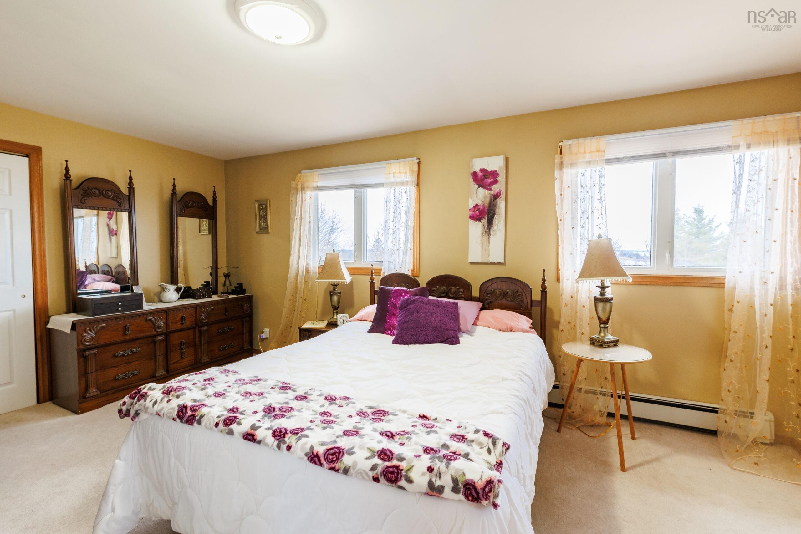 $380,000.00: 32 Chemin Des Bourque, Ste. Anne Du Ruisseau