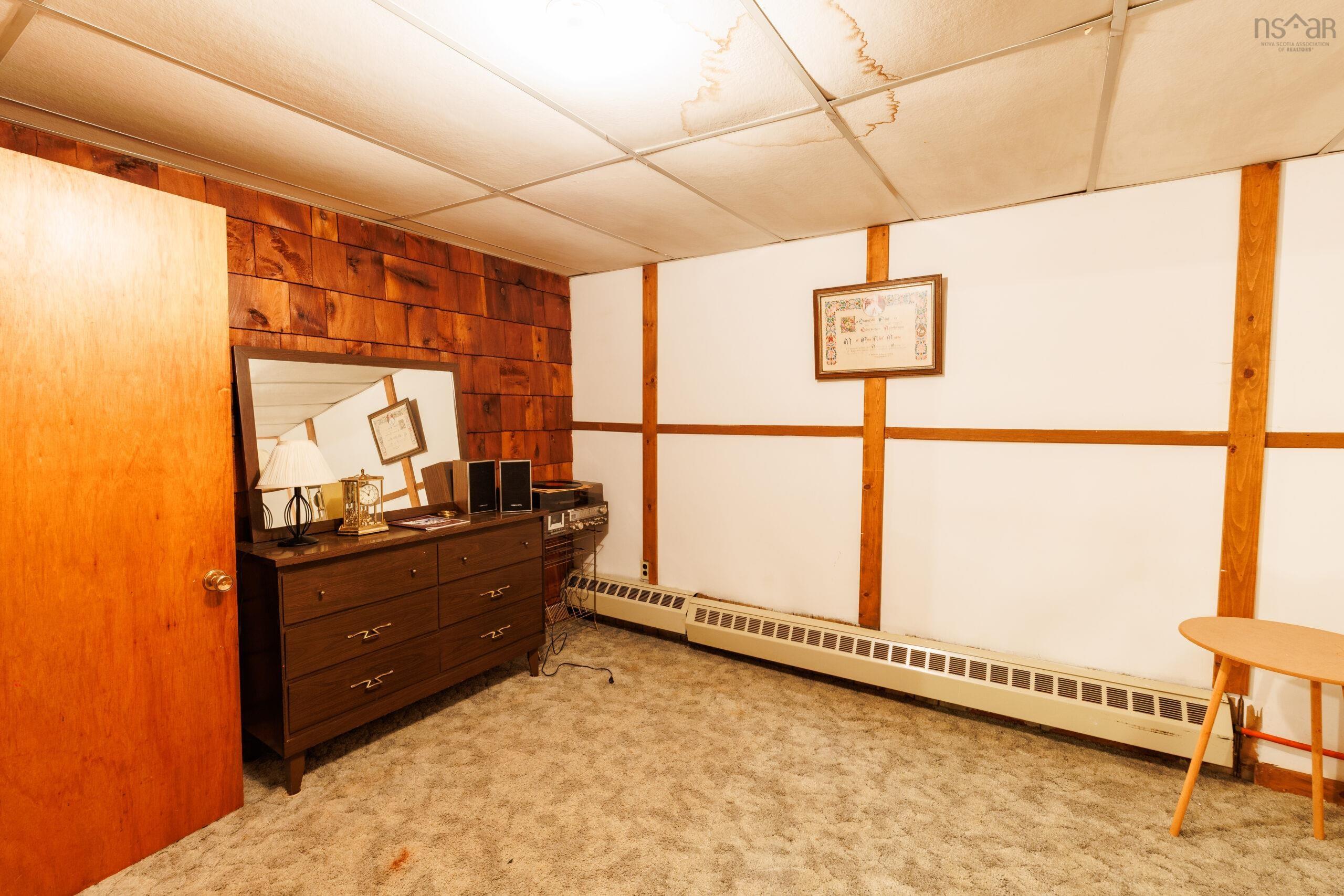 $380,000.00: 32 Chemin Des Bourque, Ste. Anne Du Ruisseau