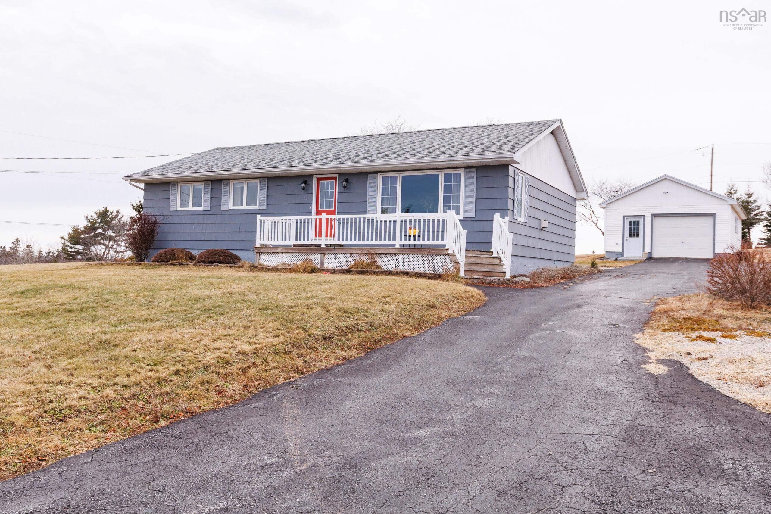 $380,000.00: 32 Chemin Des Bourque, Ste. Anne Du Ruisseau