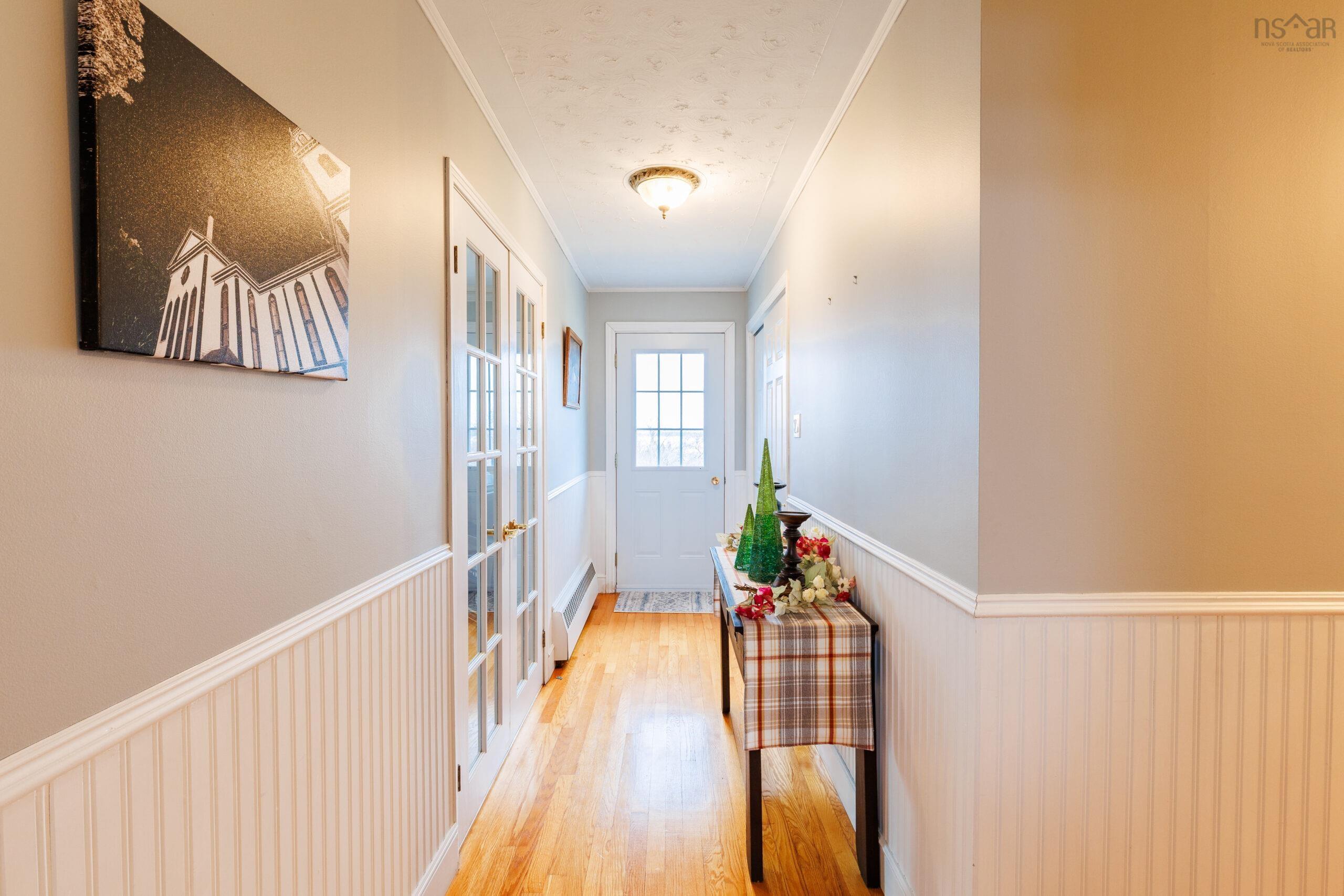 $380,000.00: 32 Chemin Des Bourque, Ste. Anne Du Ruisseau