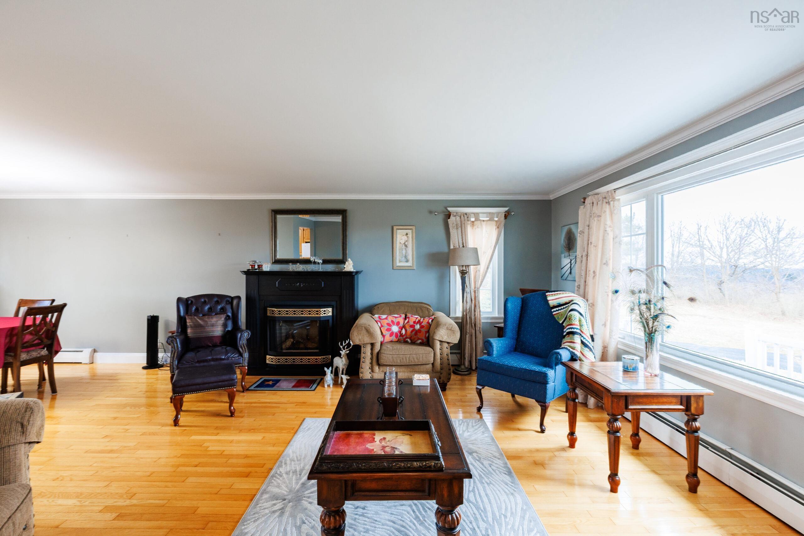 $380,000.00: 32 Chemin Des Bourque, Ste. Anne Du Ruisseau