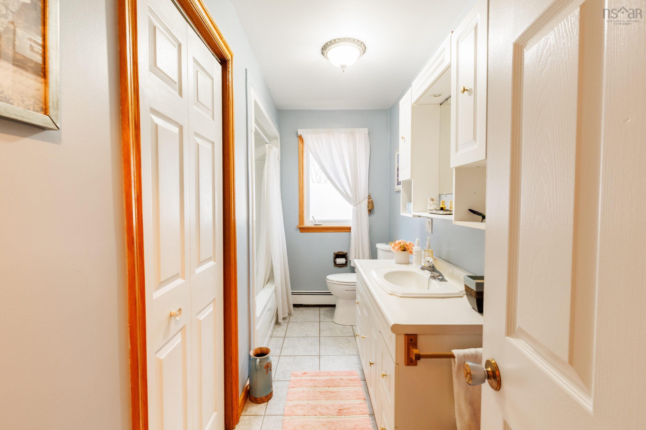 $380,000.00: 32 Chemin Des Bourque, Ste. Anne Du Ruisseau