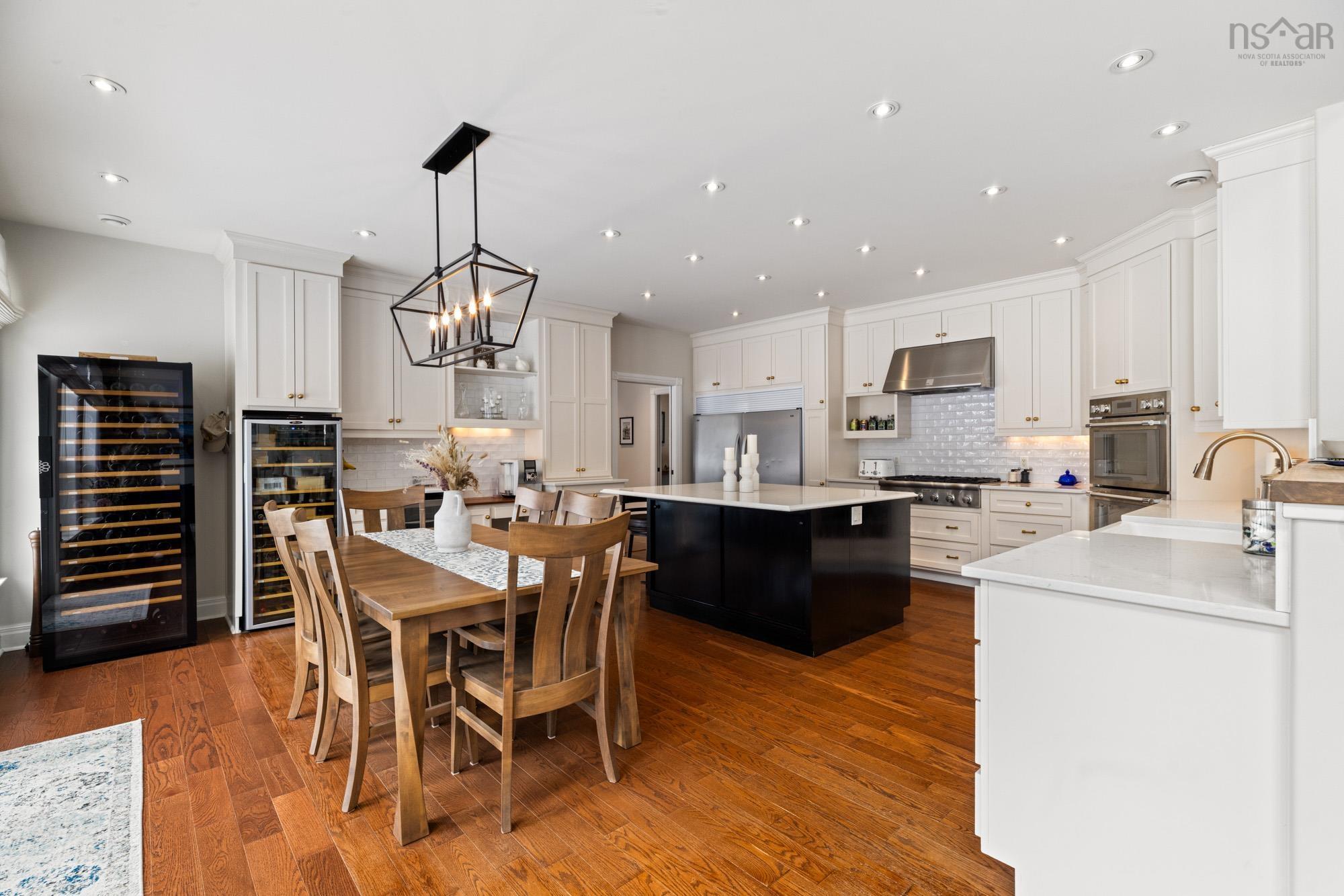 $1,725,000.00: 1911 Granton Abercrombie Road, Abercrombie