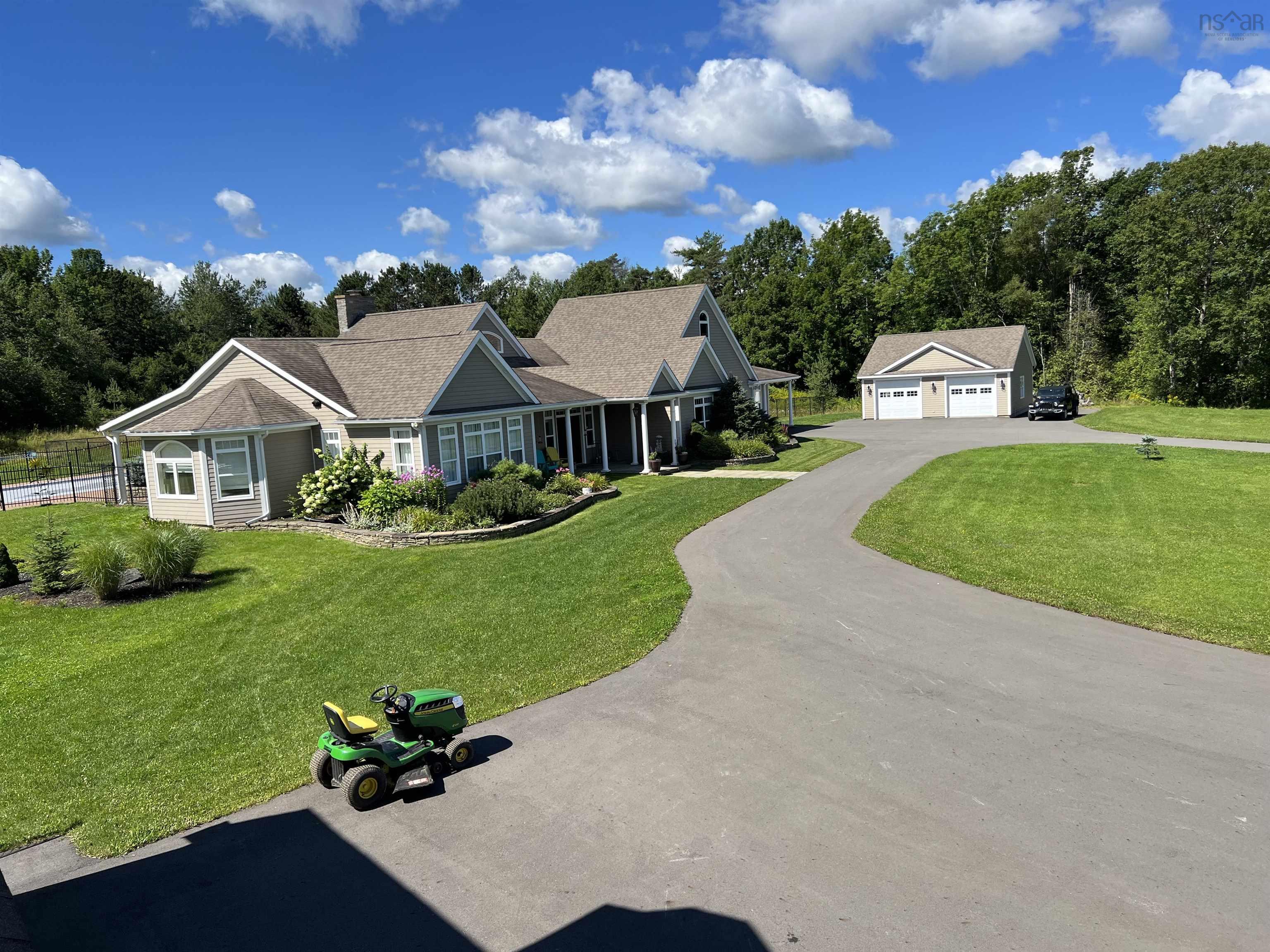 $1,725,000.00: 1911 Granton Abercrombie Road, Abercrombie