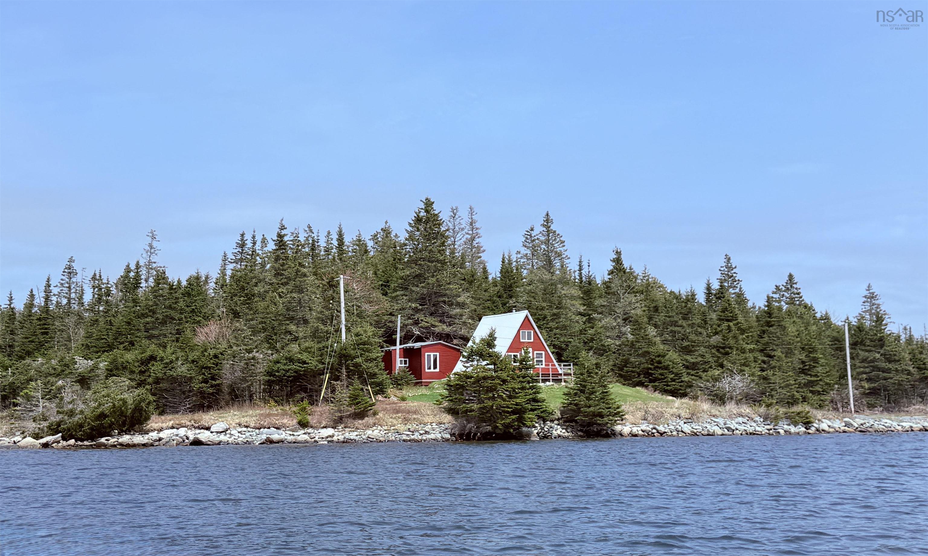 $429,900.00: 671 South Shore Road, Mitchell Bay