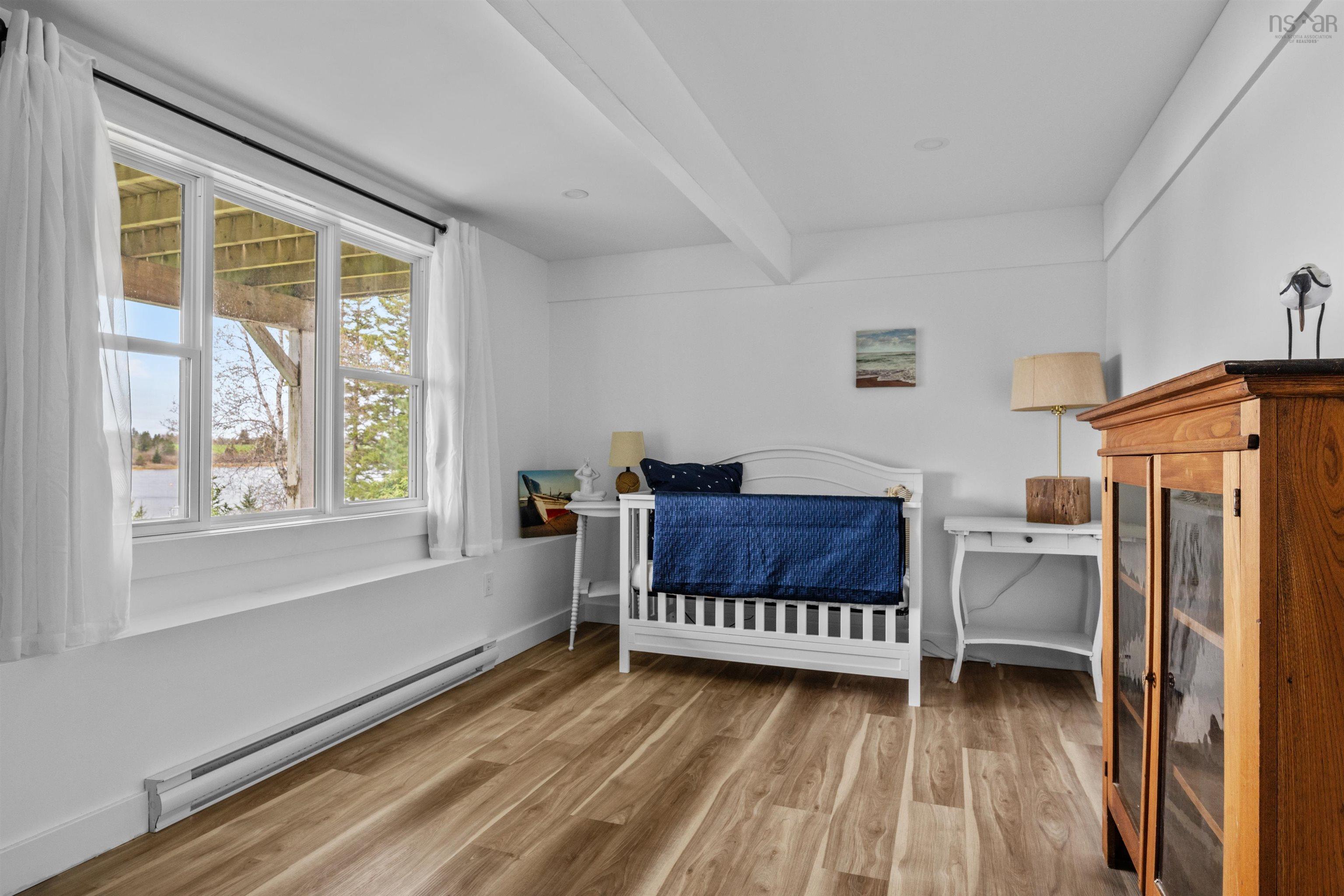 $879,900.00: 42 Goldfinch Lane, Heckmans Island