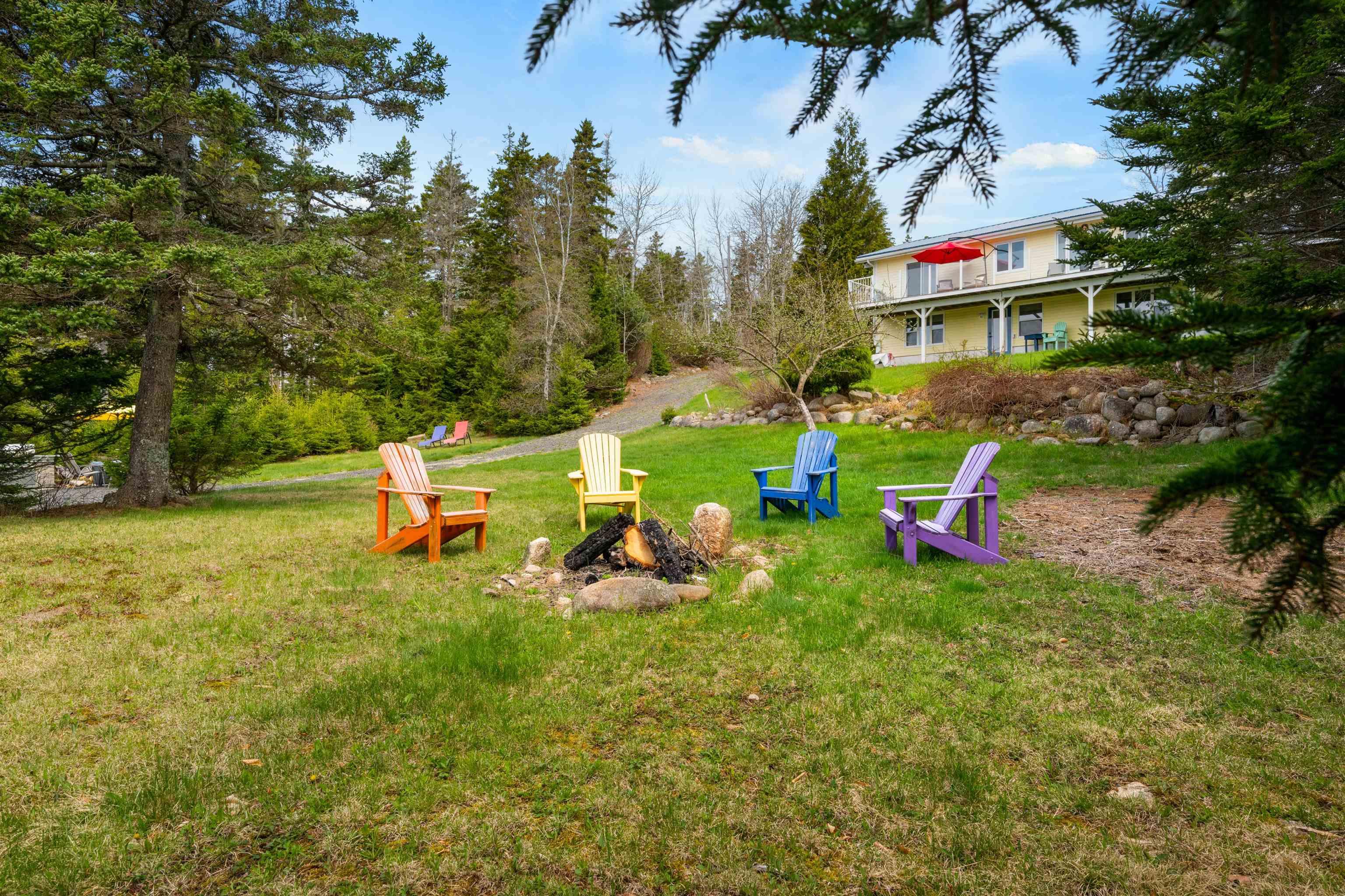$879,900.00: 42 Goldfinch Lane, Heckmans Island