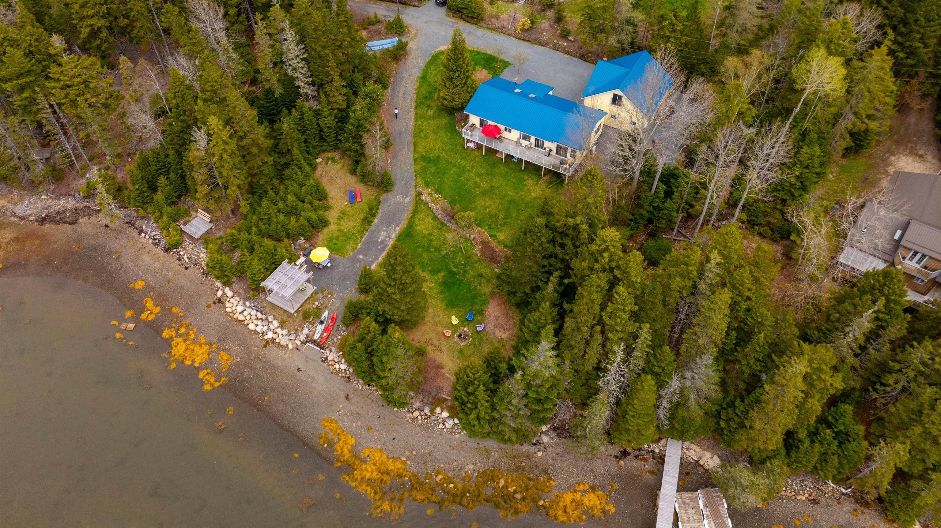 $879,900.00: 42 Goldfinch Lane, Heckmans Island