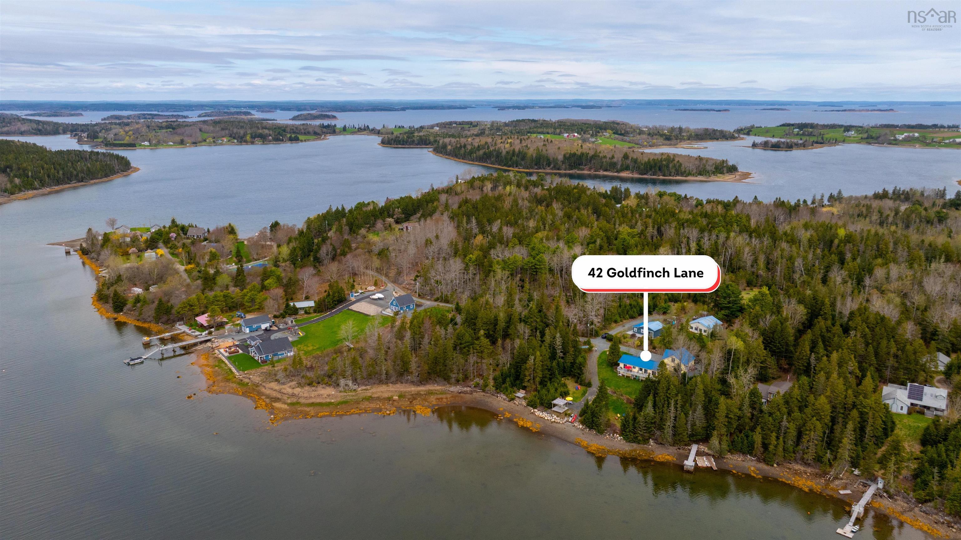 $879,900.00: 42 Goldfinch Lane, Heckmans Island