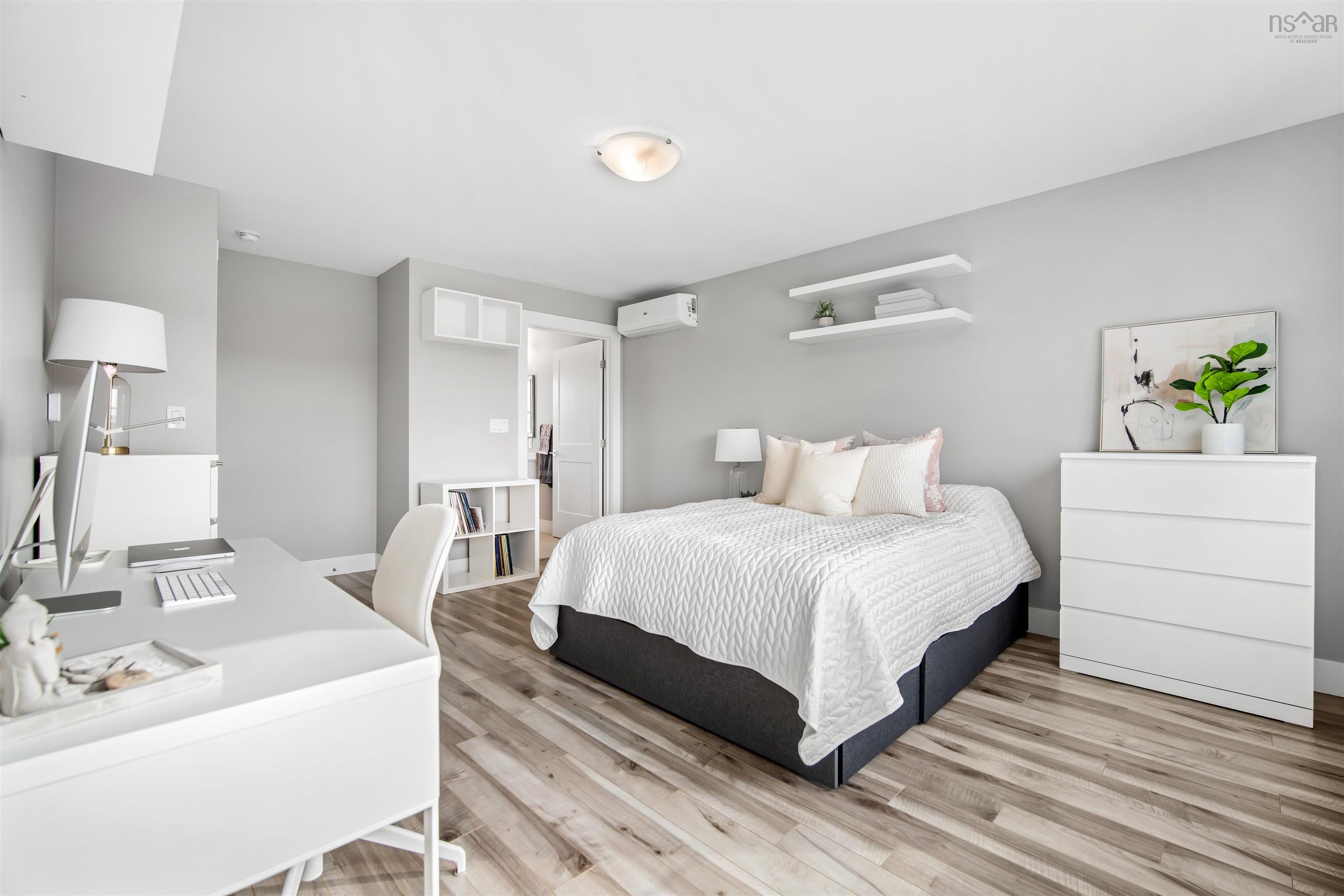 $989,900.00: 1465 McCabe Lake Drive, Middle Sackville