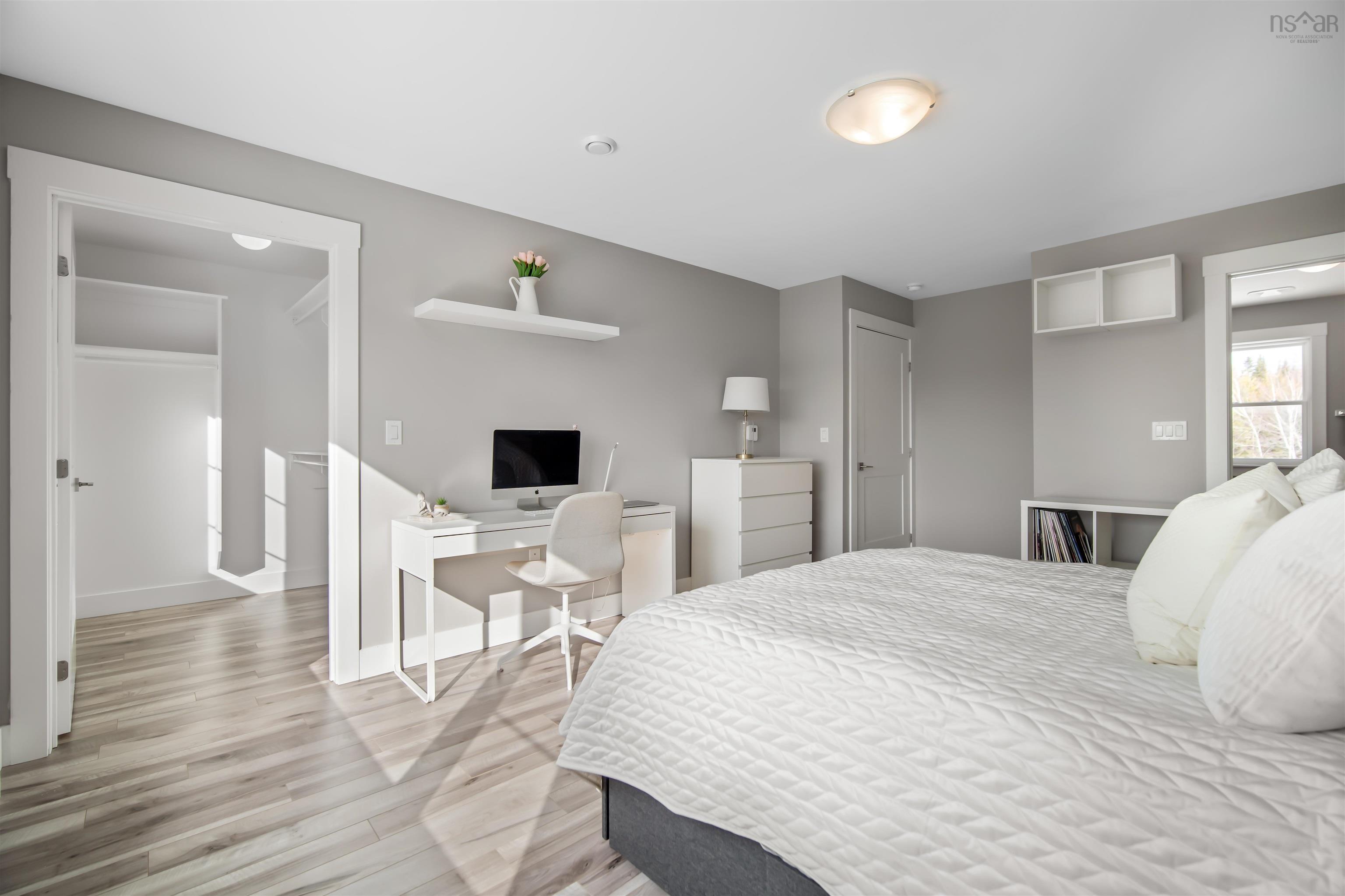 $989,900.00: 1465 McCabe Lake Drive, Middle Sackville