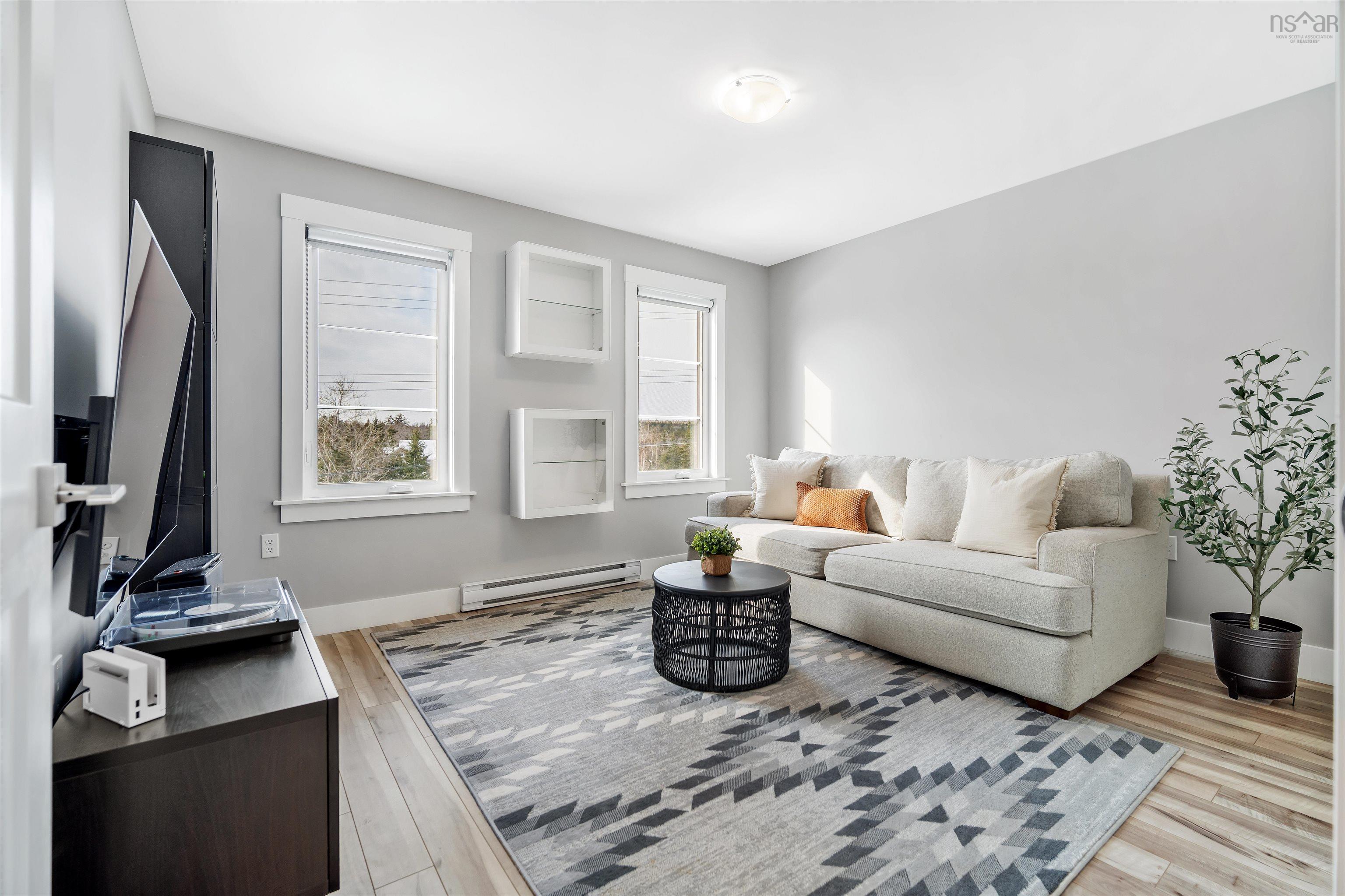 $989,900.00: 1465 McCabe Lake Drive, Middle Sackville