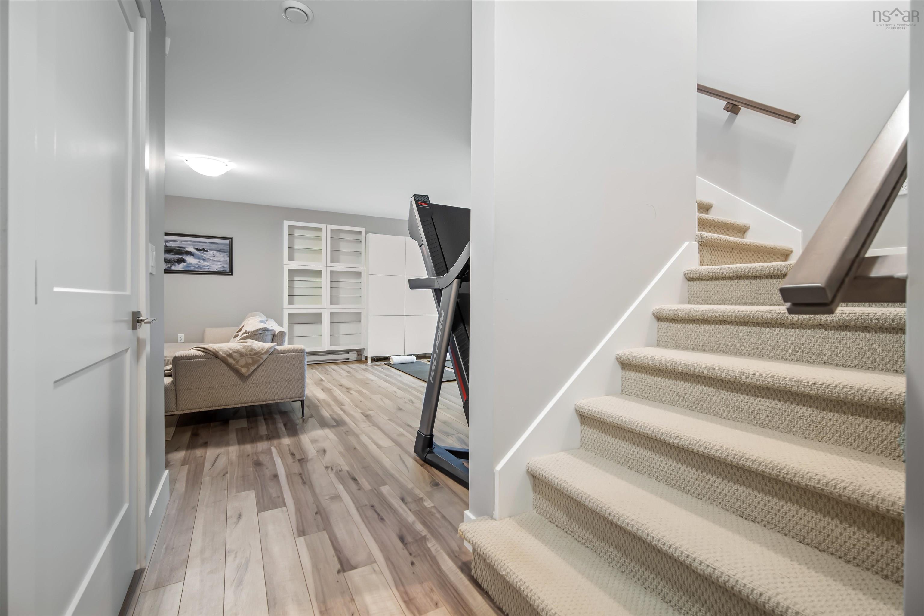 $989,900.00: 1465 McCabe Lake Drive, Middle Sackville