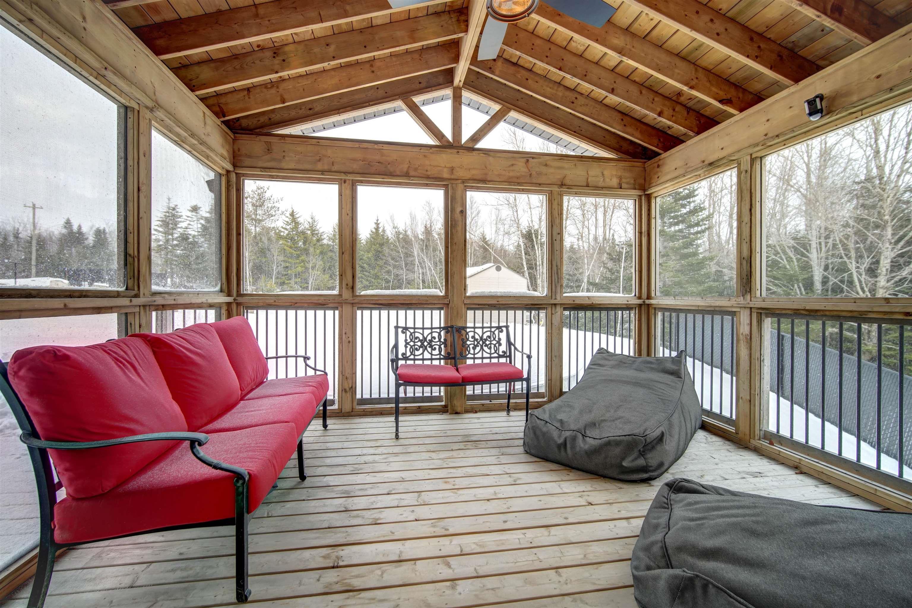 $989,900.00: 1465 McCabe Lake Drive, Middle Sackville