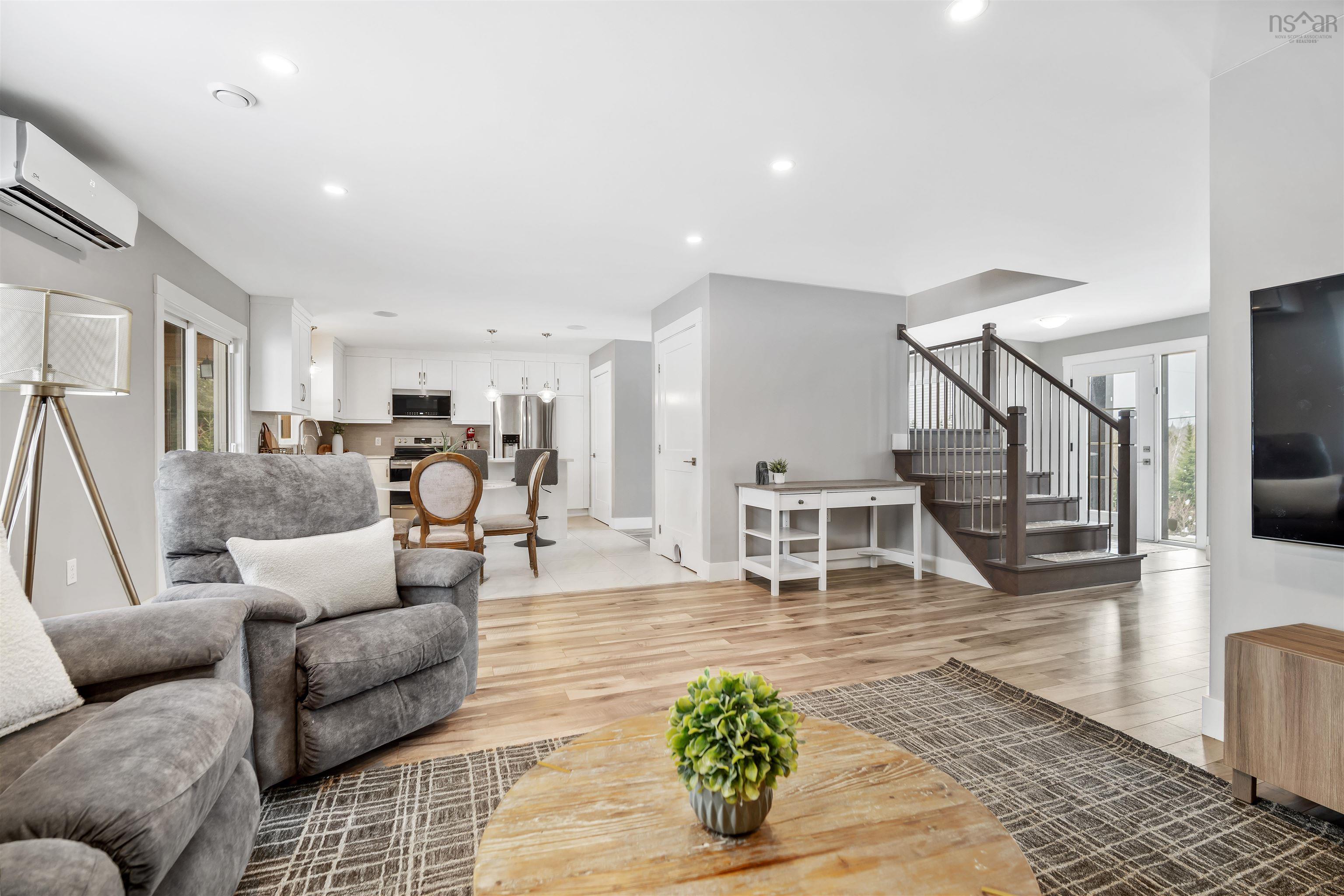 $989,900.00: 1465 McCabe Lake Drive, Middle Sackville