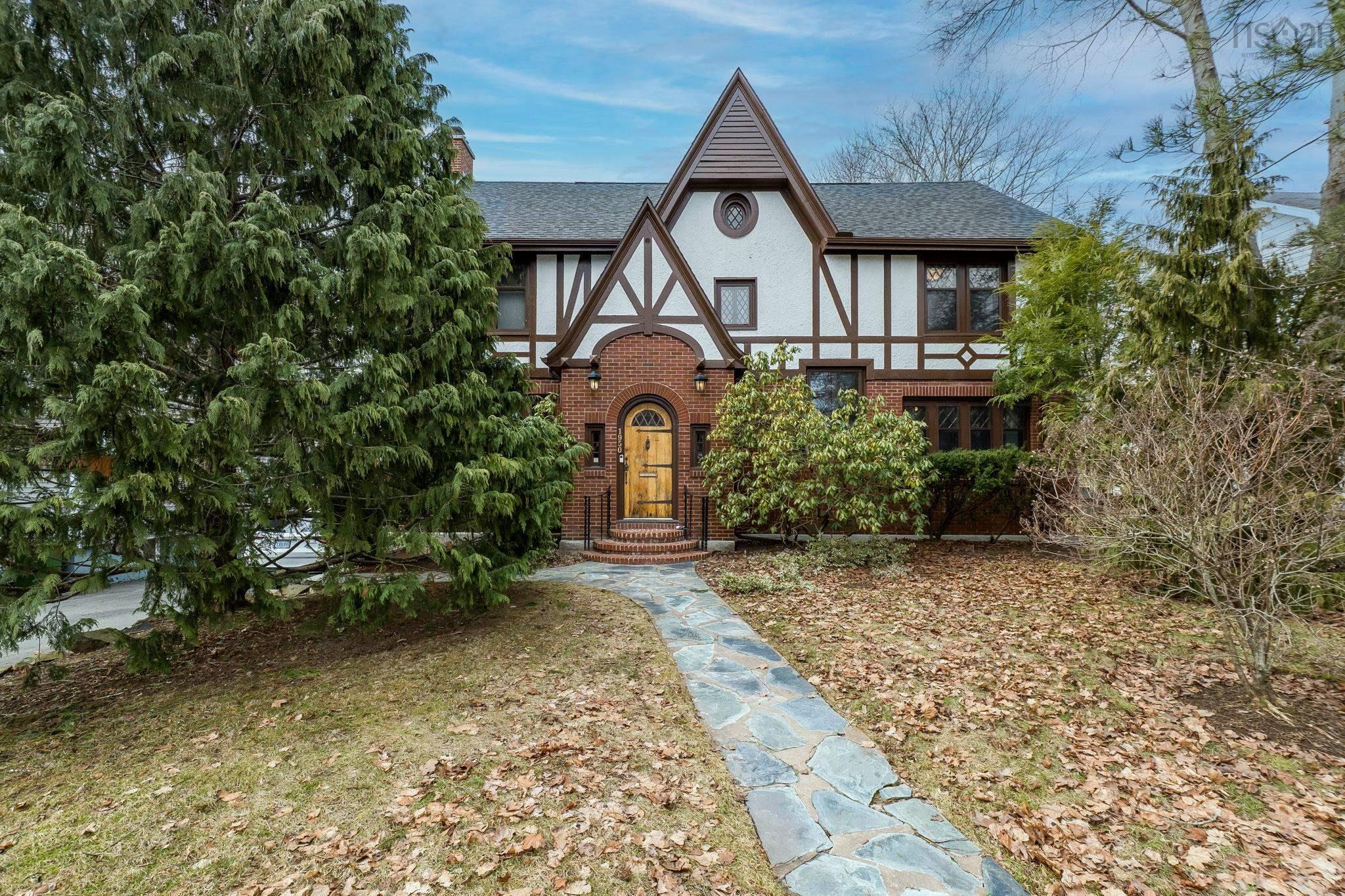 $2,225,000.00: 1950 Connaught Avenue, Halifax