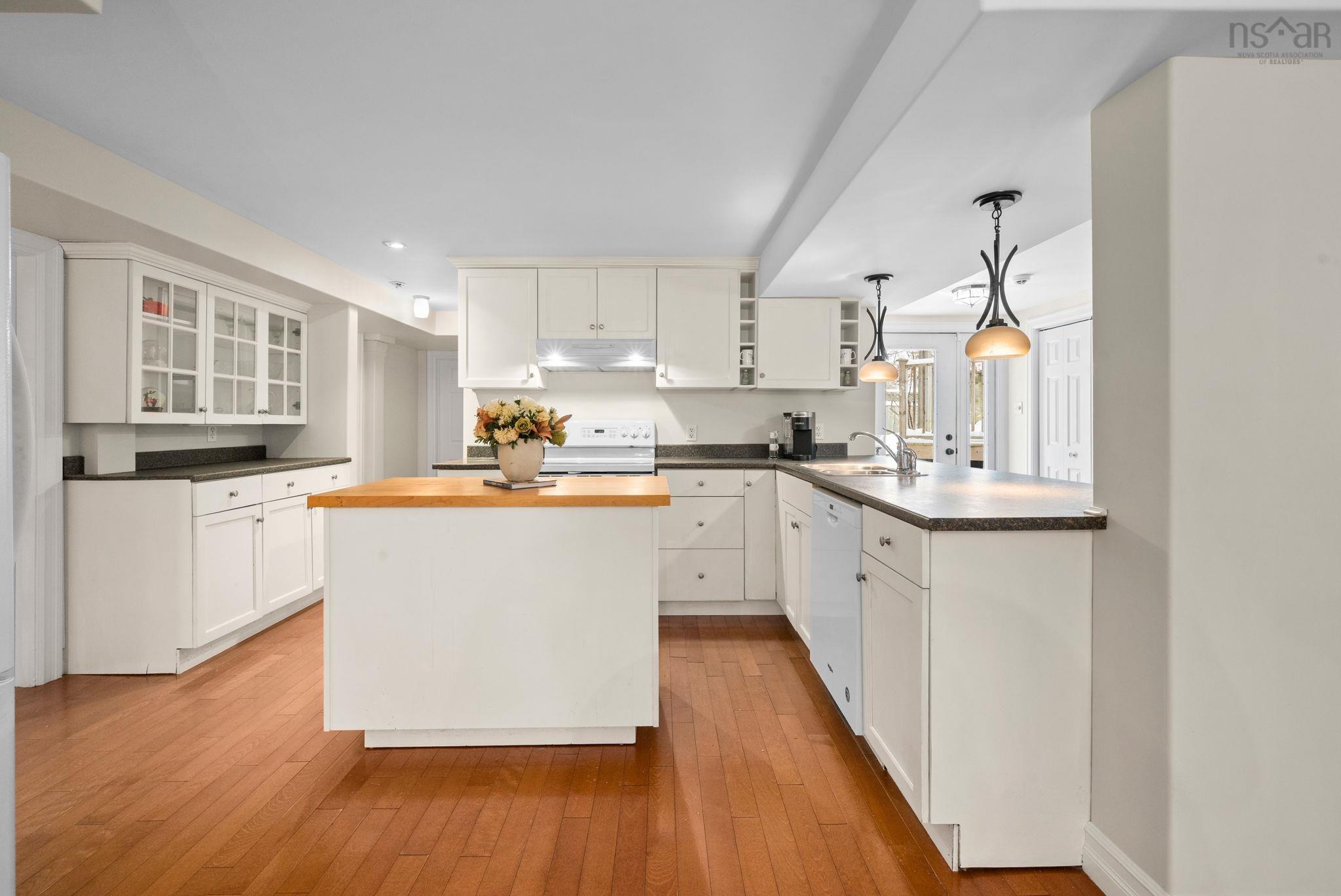 $2,225,000.00: 1950 Connaught Avenue, Halifax