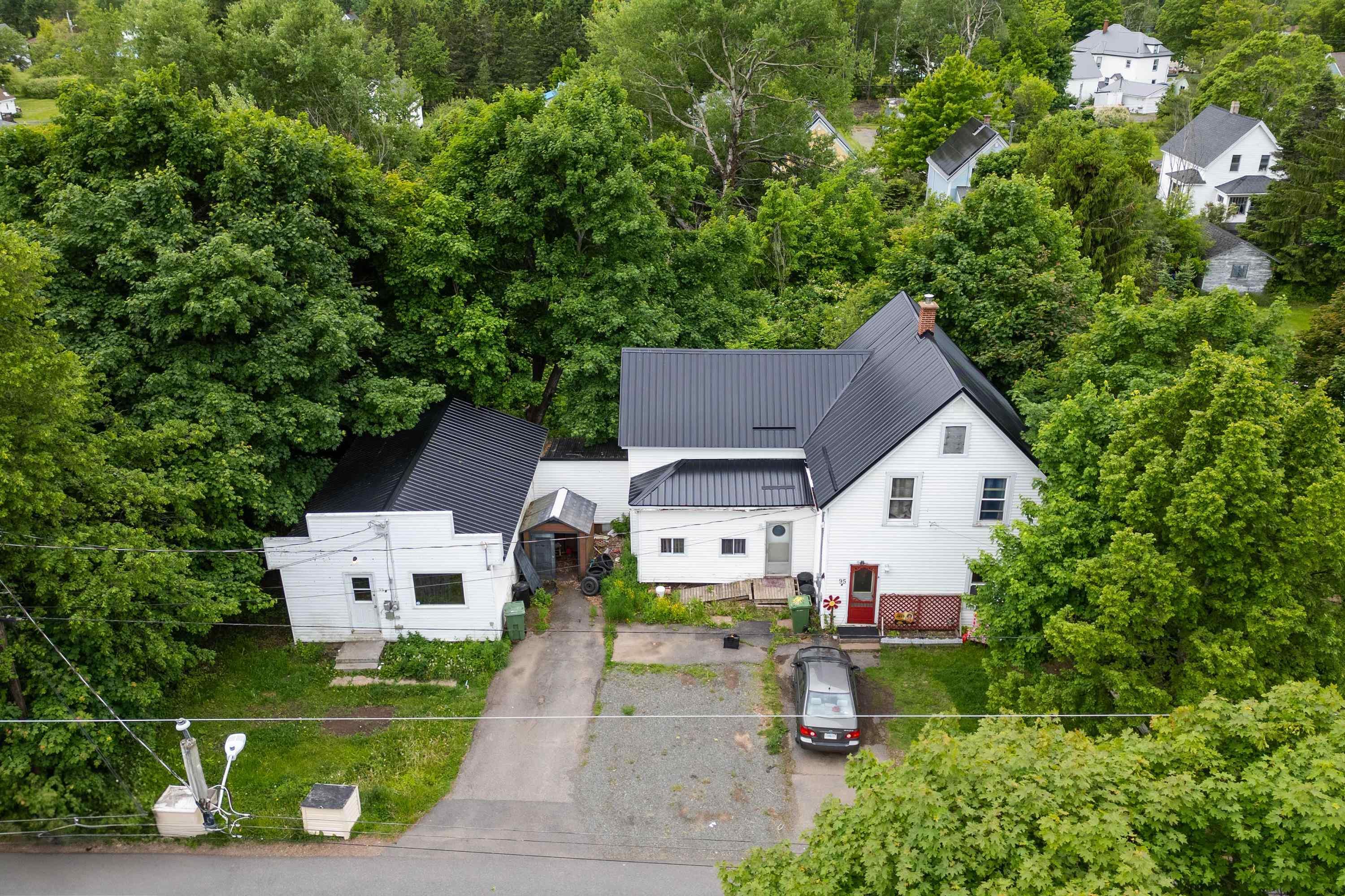 $219,900.00: 95 Church Street, Springhill