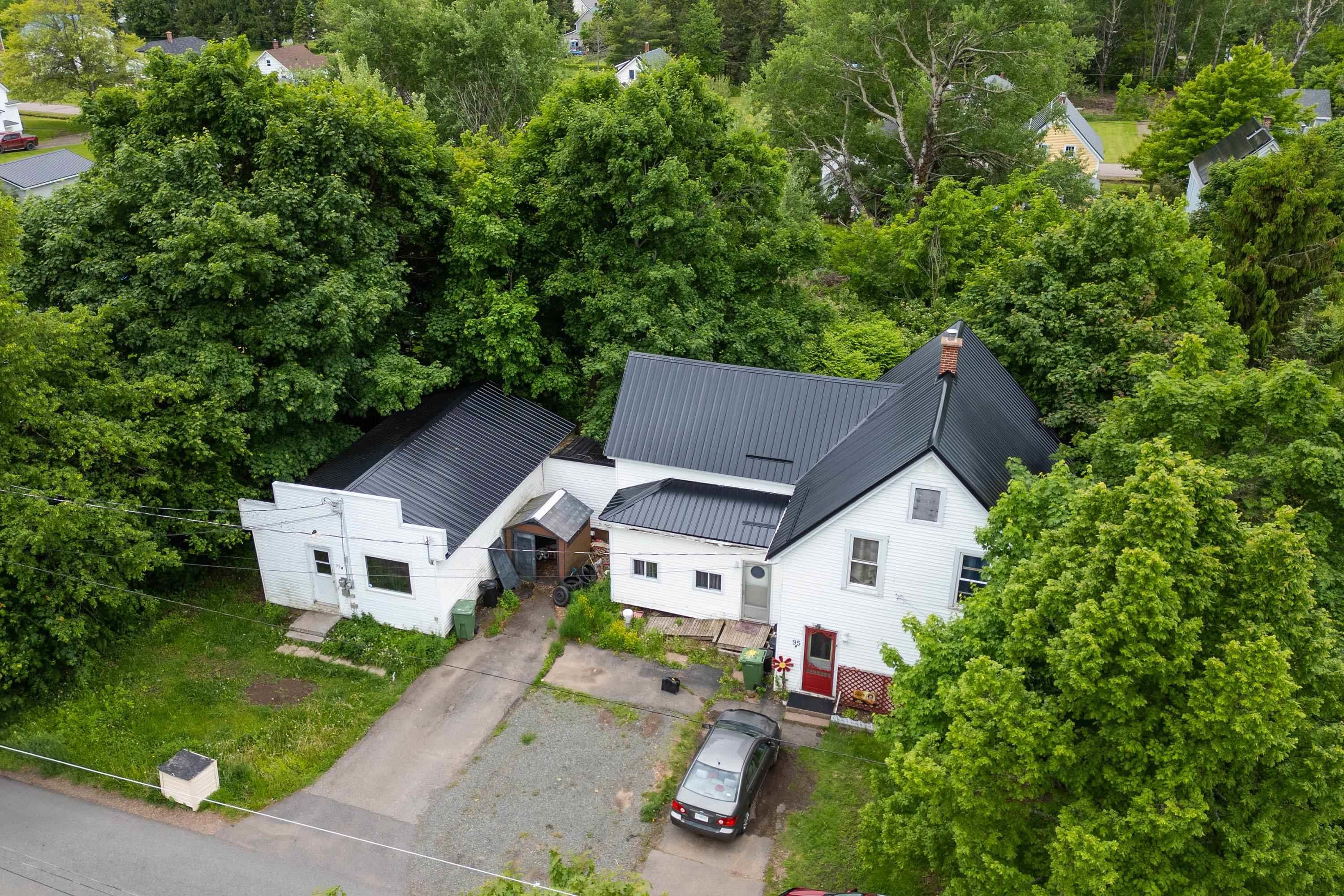 $219,900.00: 95 Church Street, Springhill